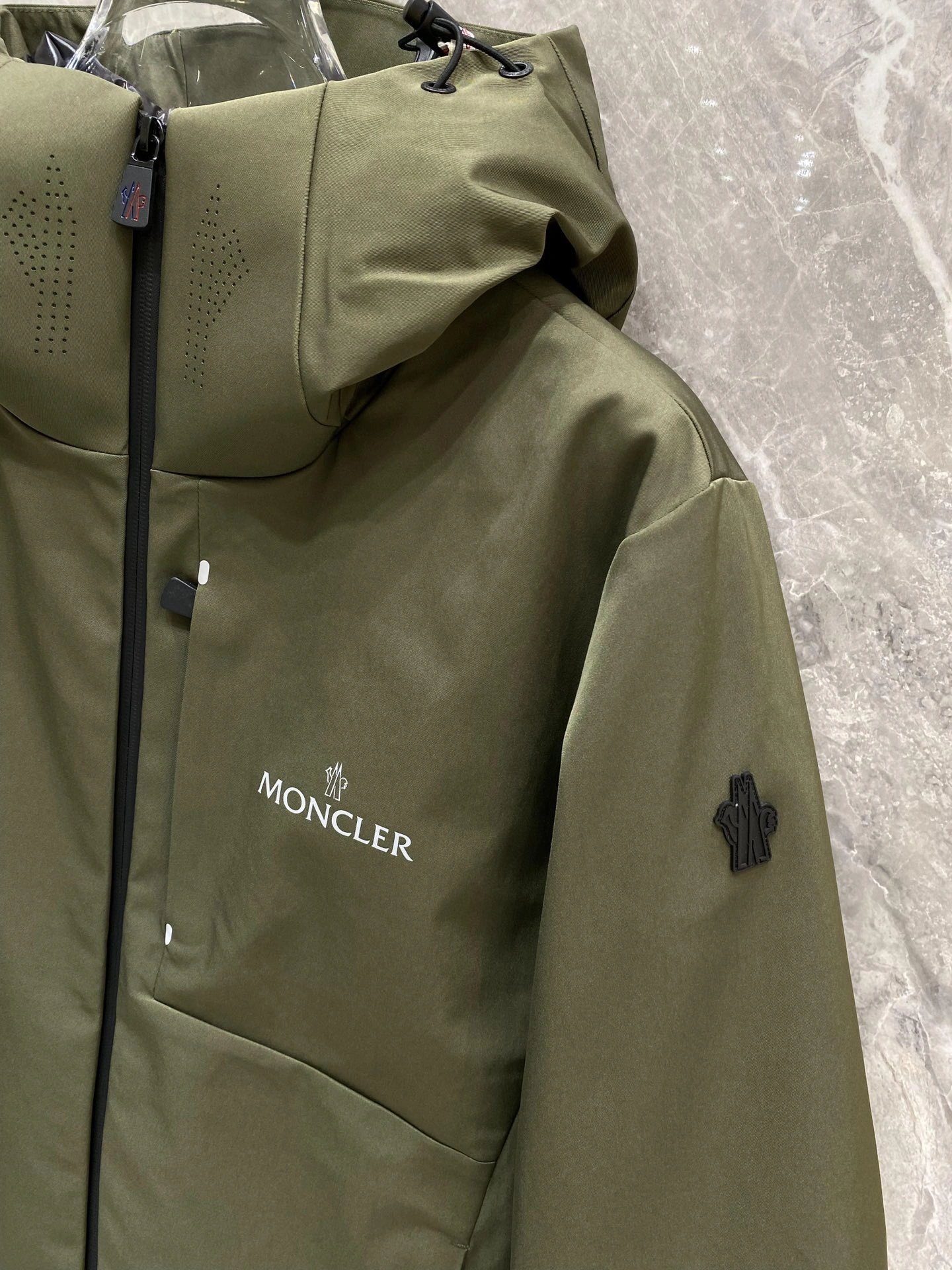 Moncler Down Jackets Tailored 146393