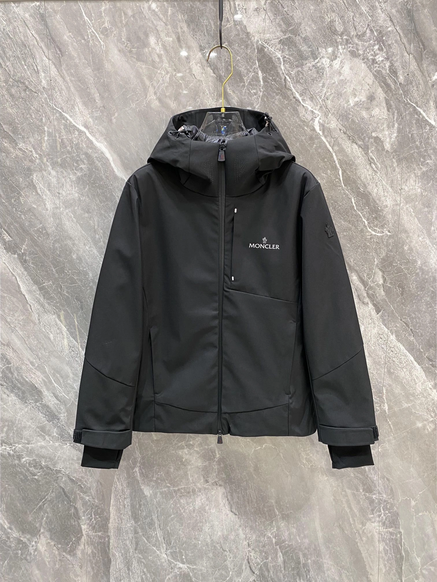 Moncler Down Jackets Flexible 146392