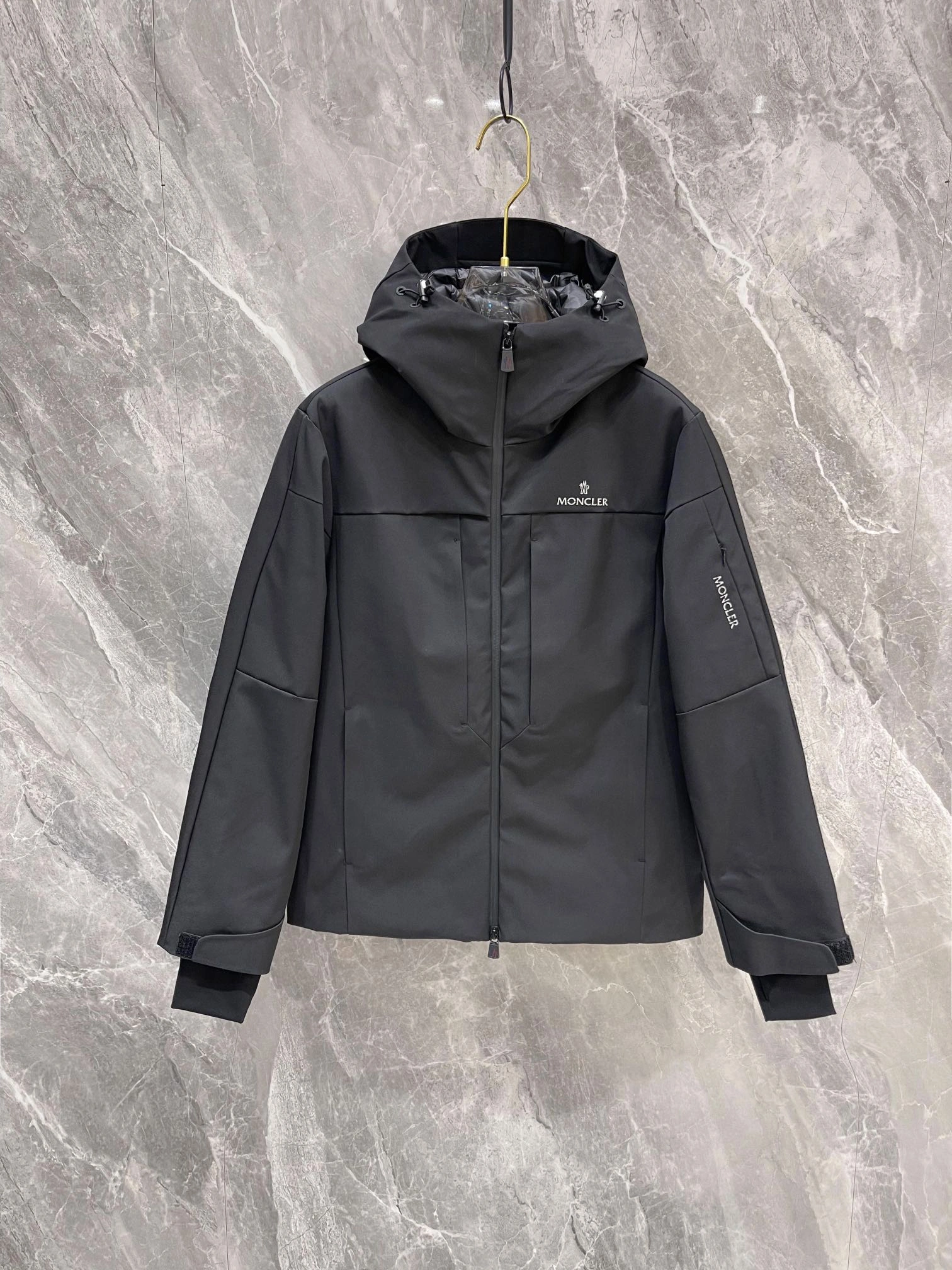 TravelReady Moncler Down Jackets 146389