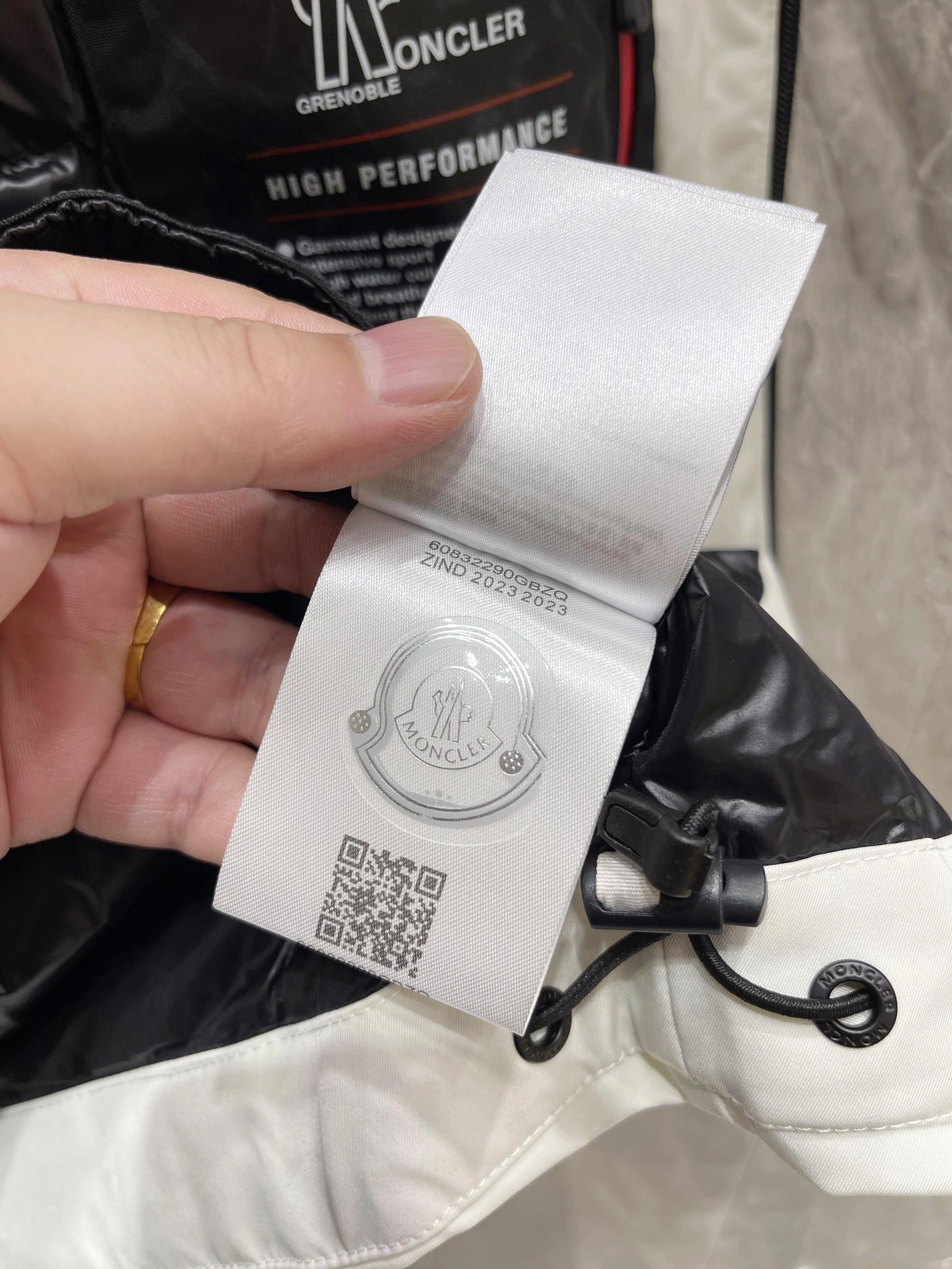 Moncler Down Jackets Practical 146383