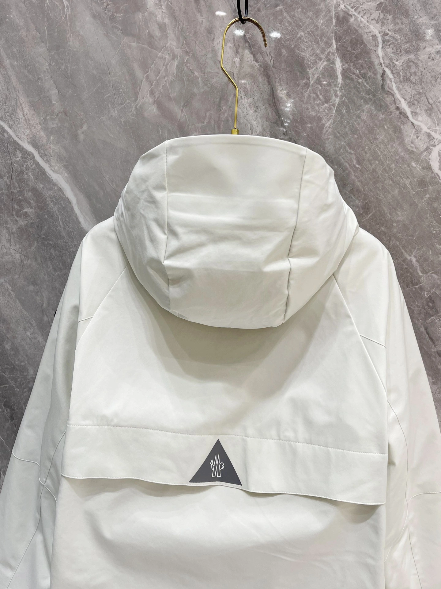 Moncler Down Jackets Practical 146383