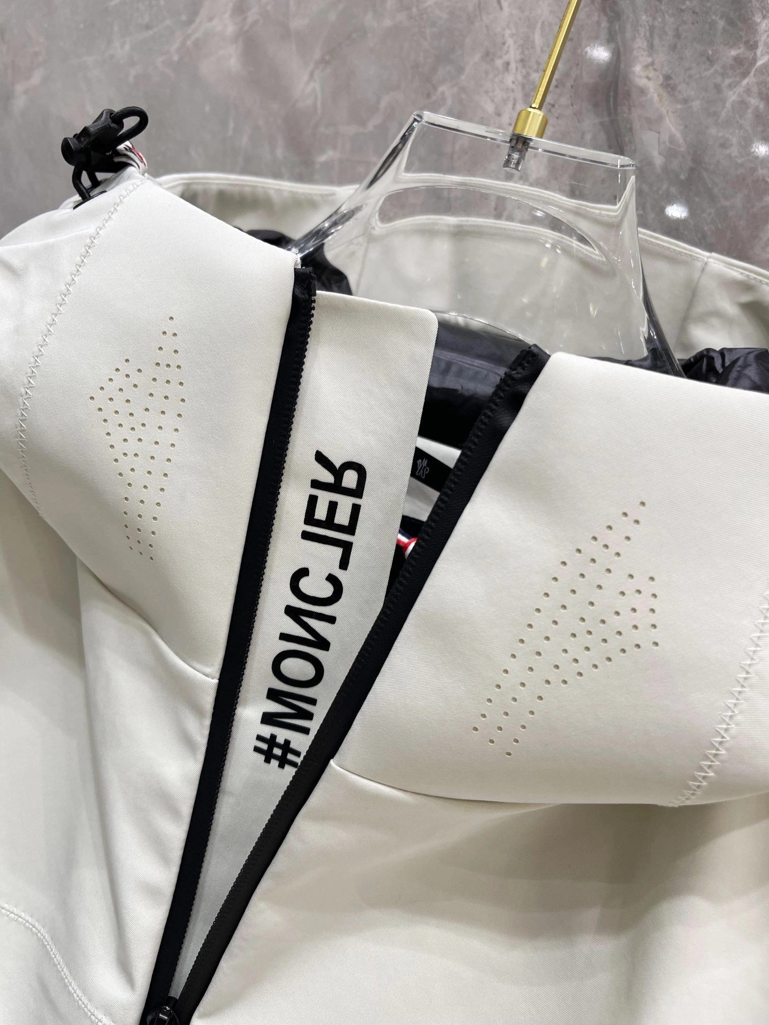 Moncler Down Jackets DailyWear 146381