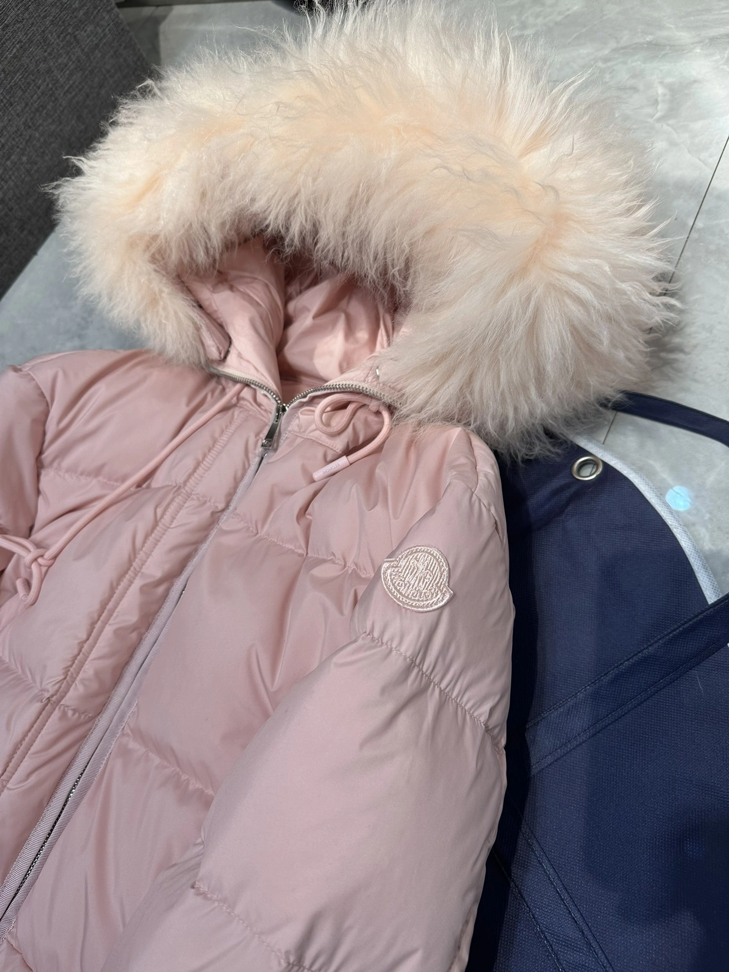 Tailored Moncler Down Jackets 146371