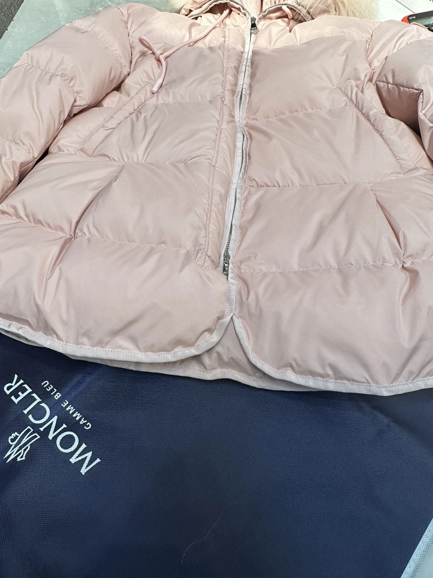 Tailored Moncler Down Jackets 146371