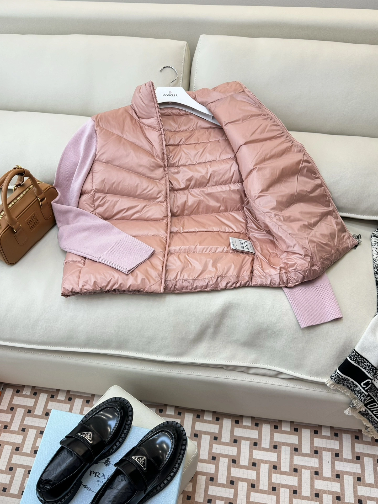 Moncler Down Jackets Timeless 146366