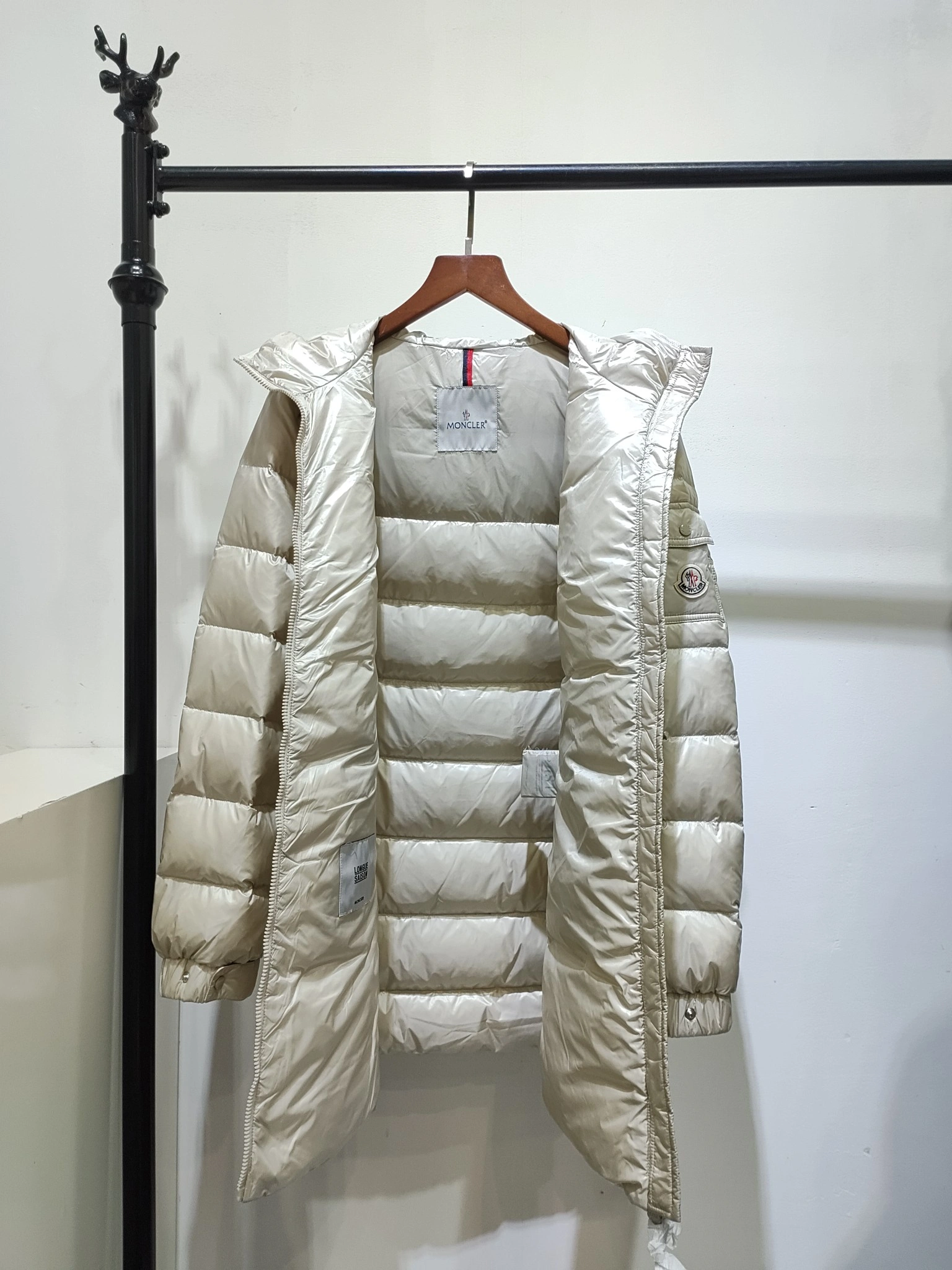Moncler Down Jackets Contemporary 146374