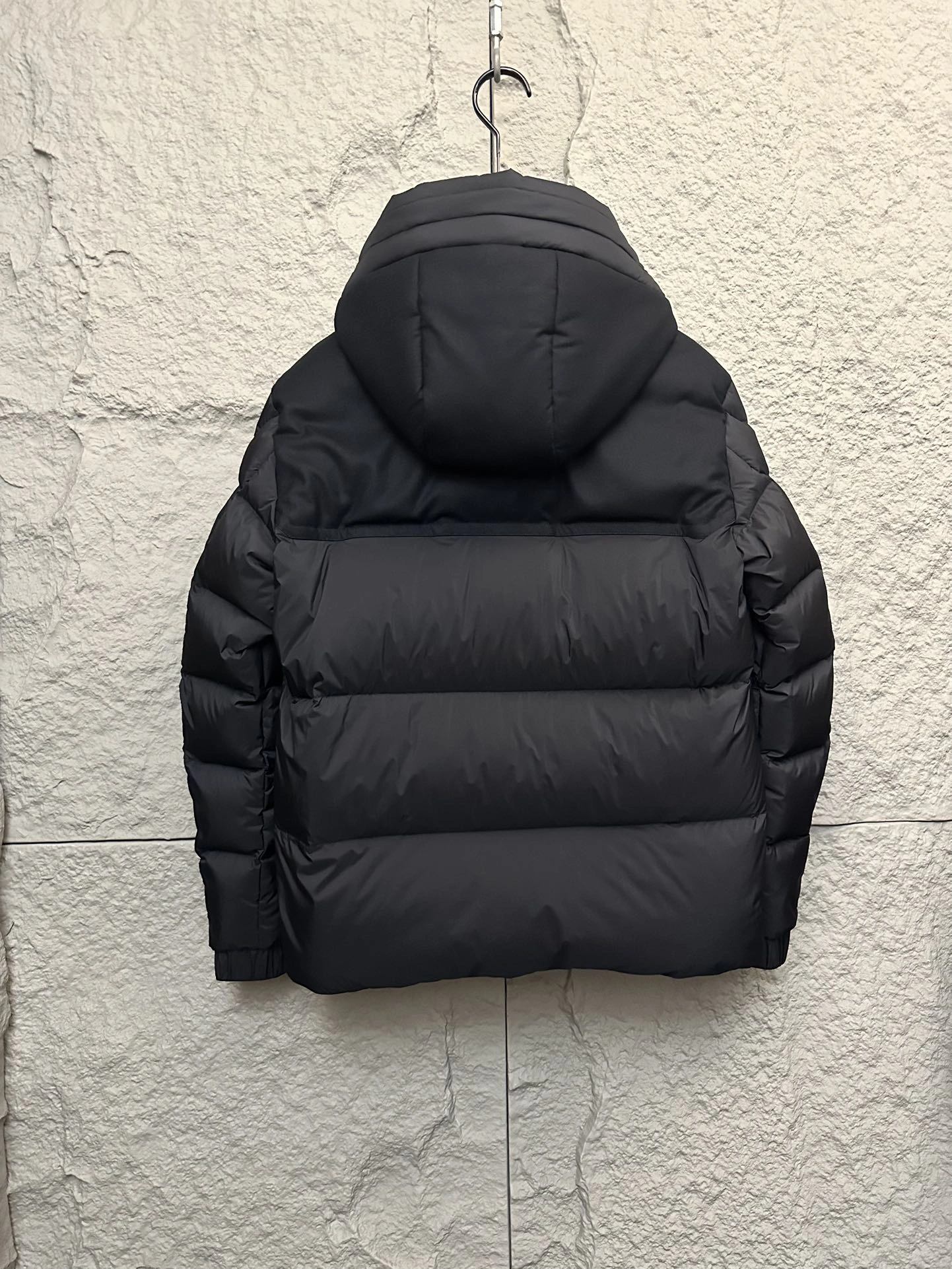 HighPerformance Moncler Down Jackets 146370