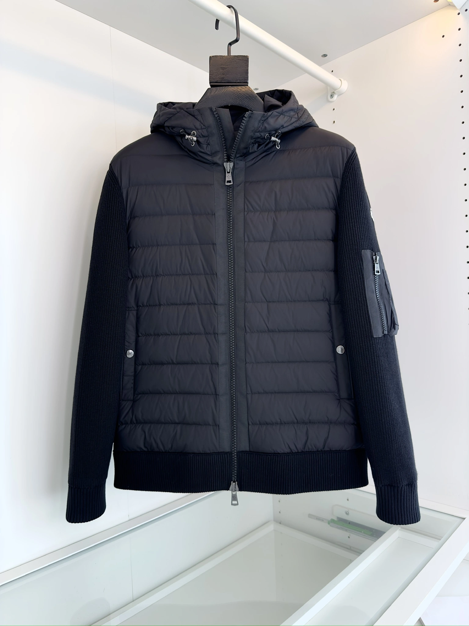 Snug Moncler Down Jackets 146363