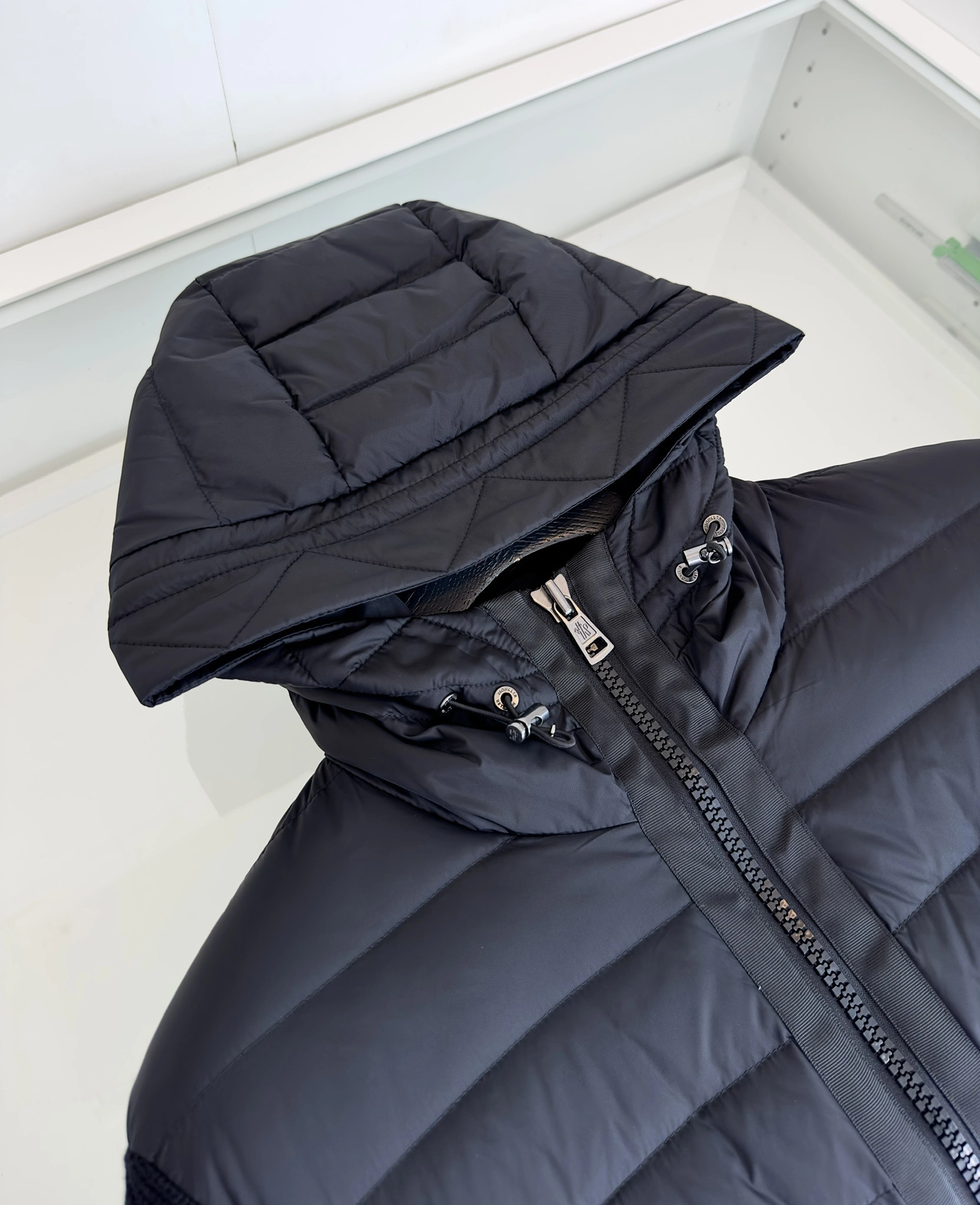 Snug Moncler Down Jackets 146363