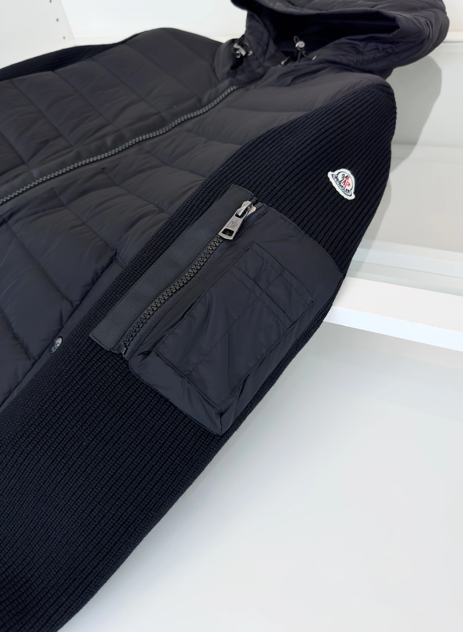 Snug Moncler Down Jackets 146363