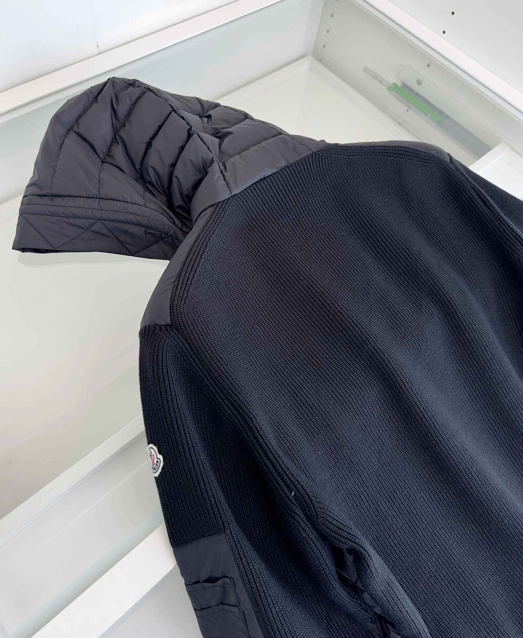 Snug Moncler Down Jackets 146363