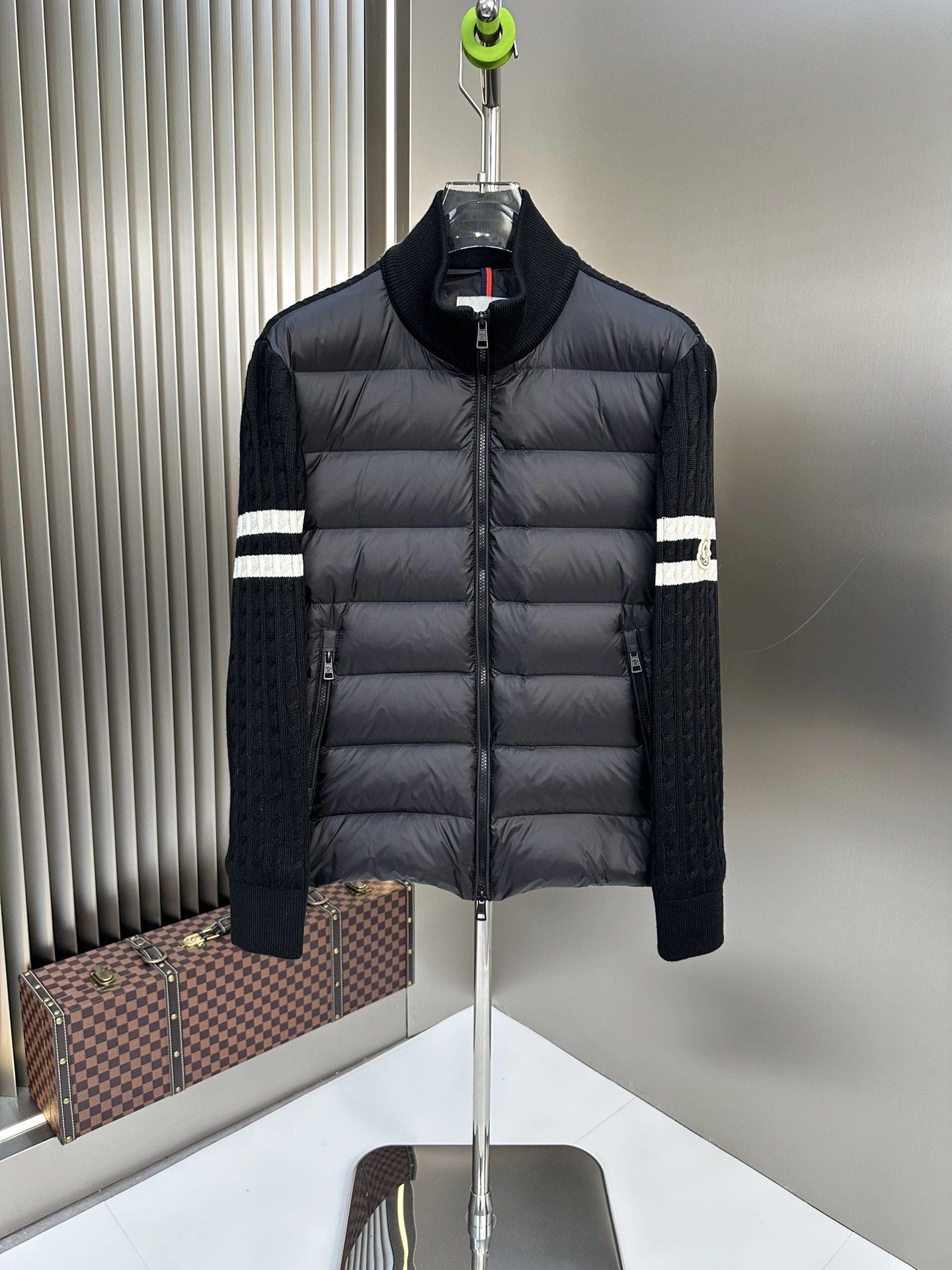 Bold Moncler Down Jackets 146382
