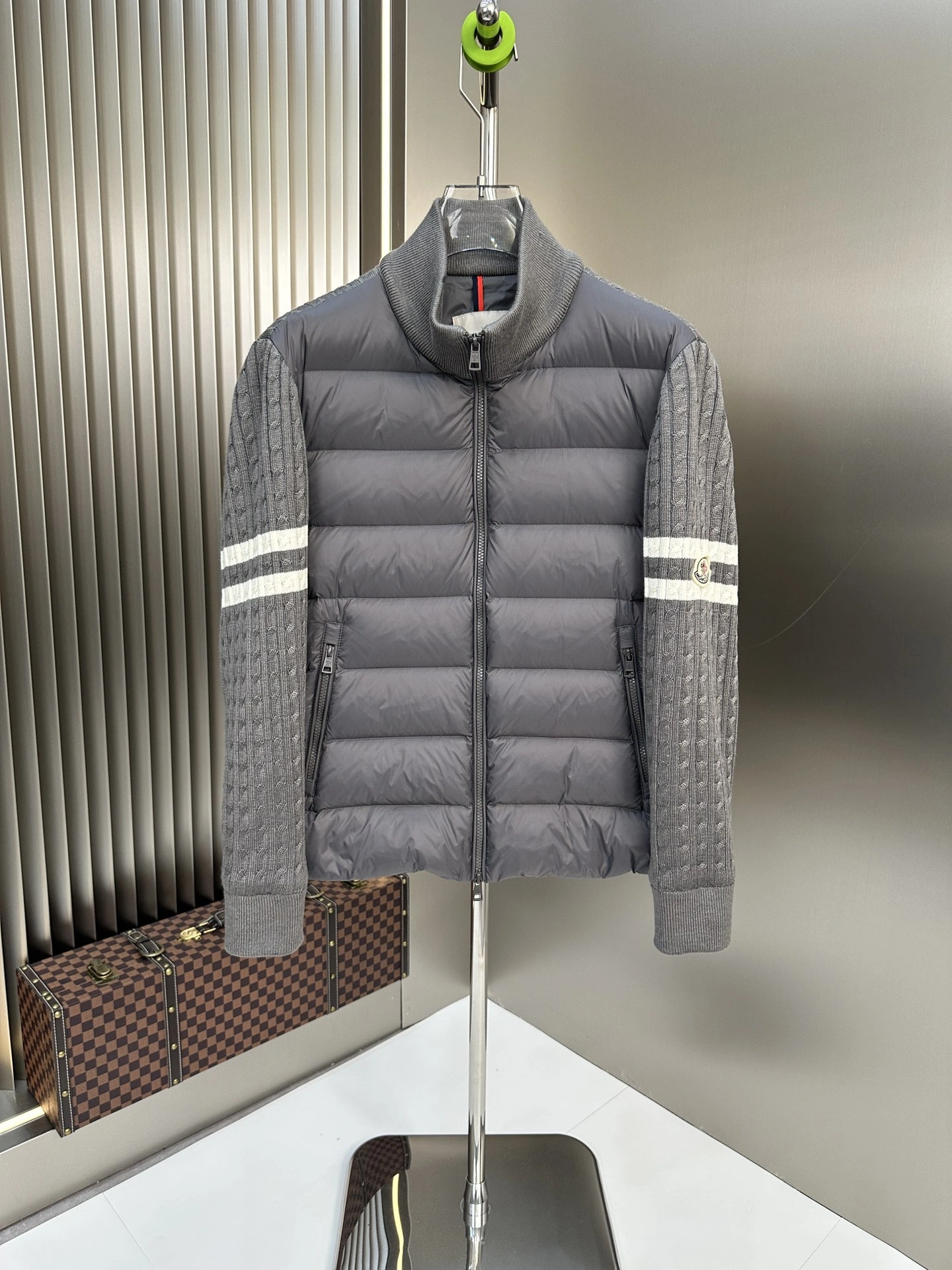 Bold Moncler Down Jackets 146382