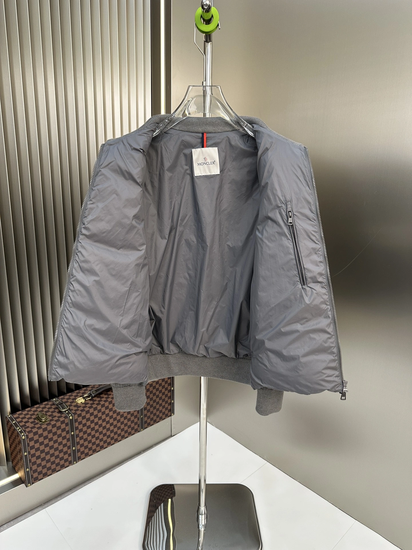 Bold Moncler Down Jackets 146382