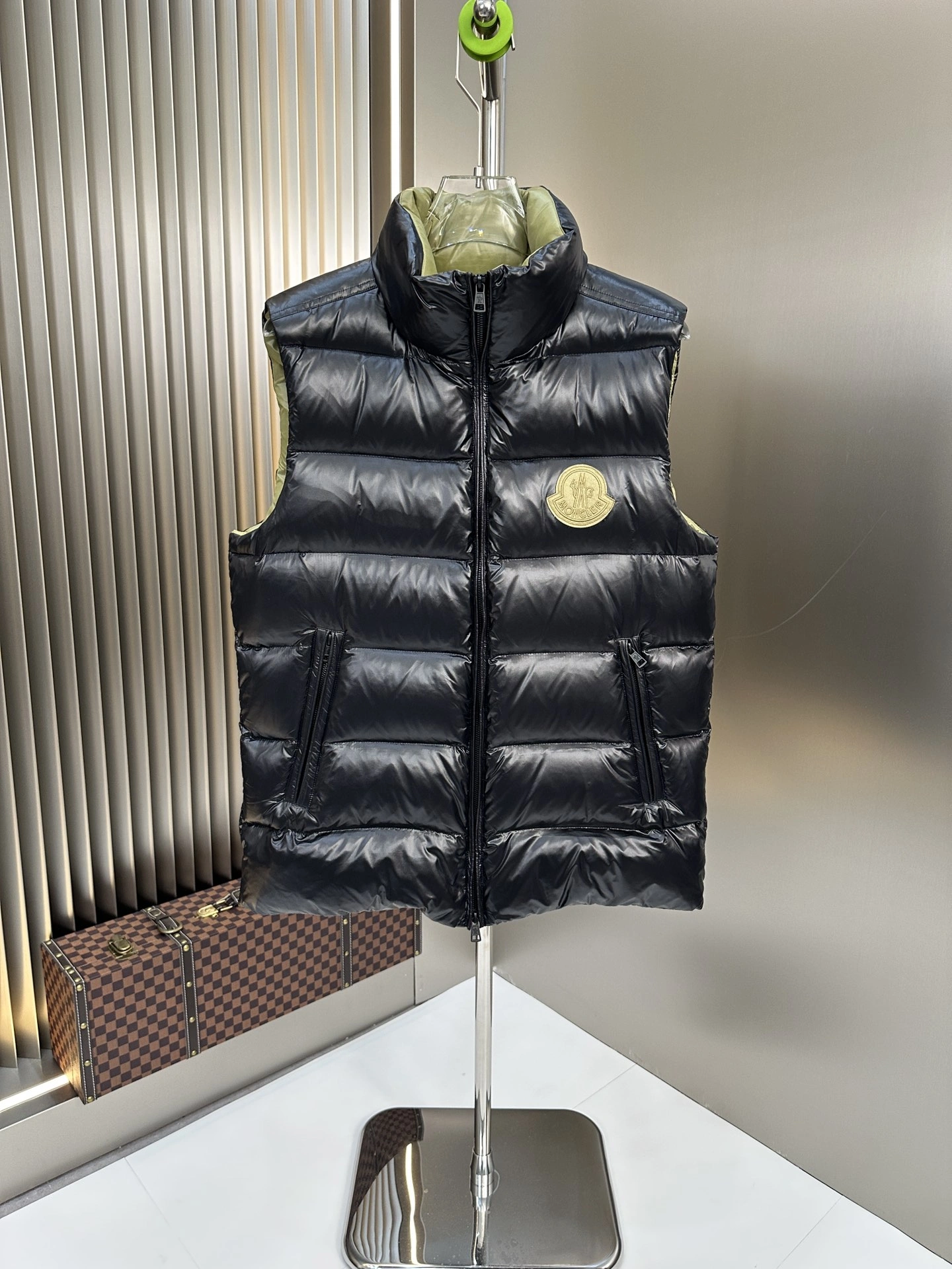 Moncler Down Jackets WaterResistant 146361