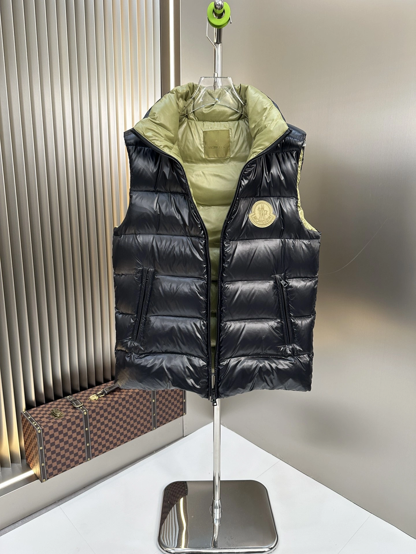 Moncler Down Jackets WaterResistant 146361