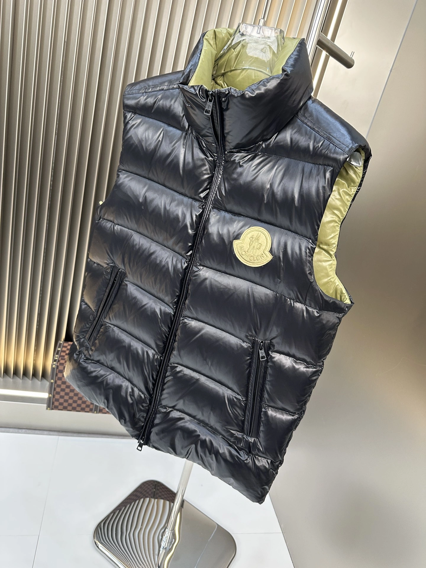 Moncler Down Jackets WaterResistant 146361