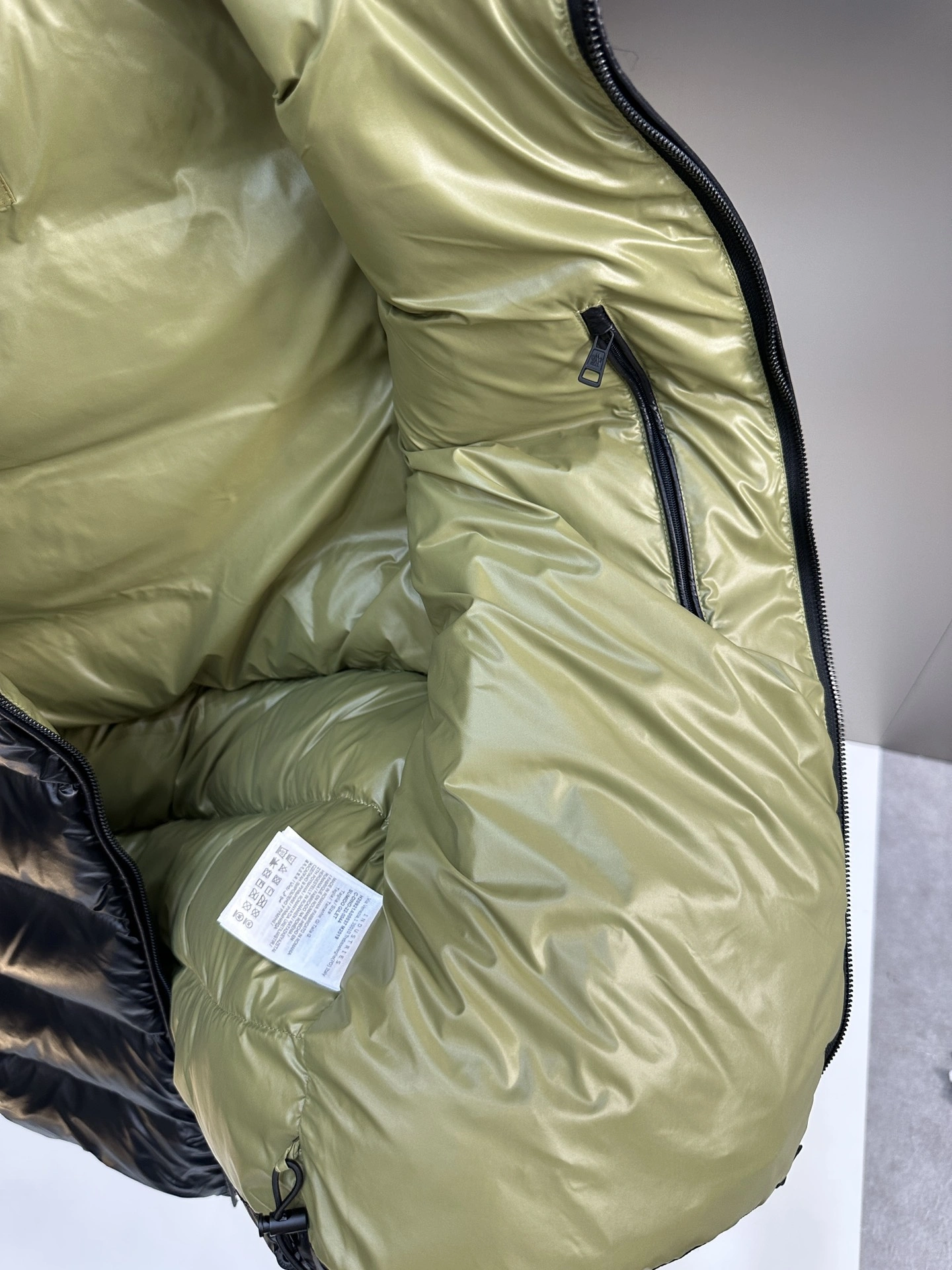 Moncler Down Jackets WaterResistant 146361