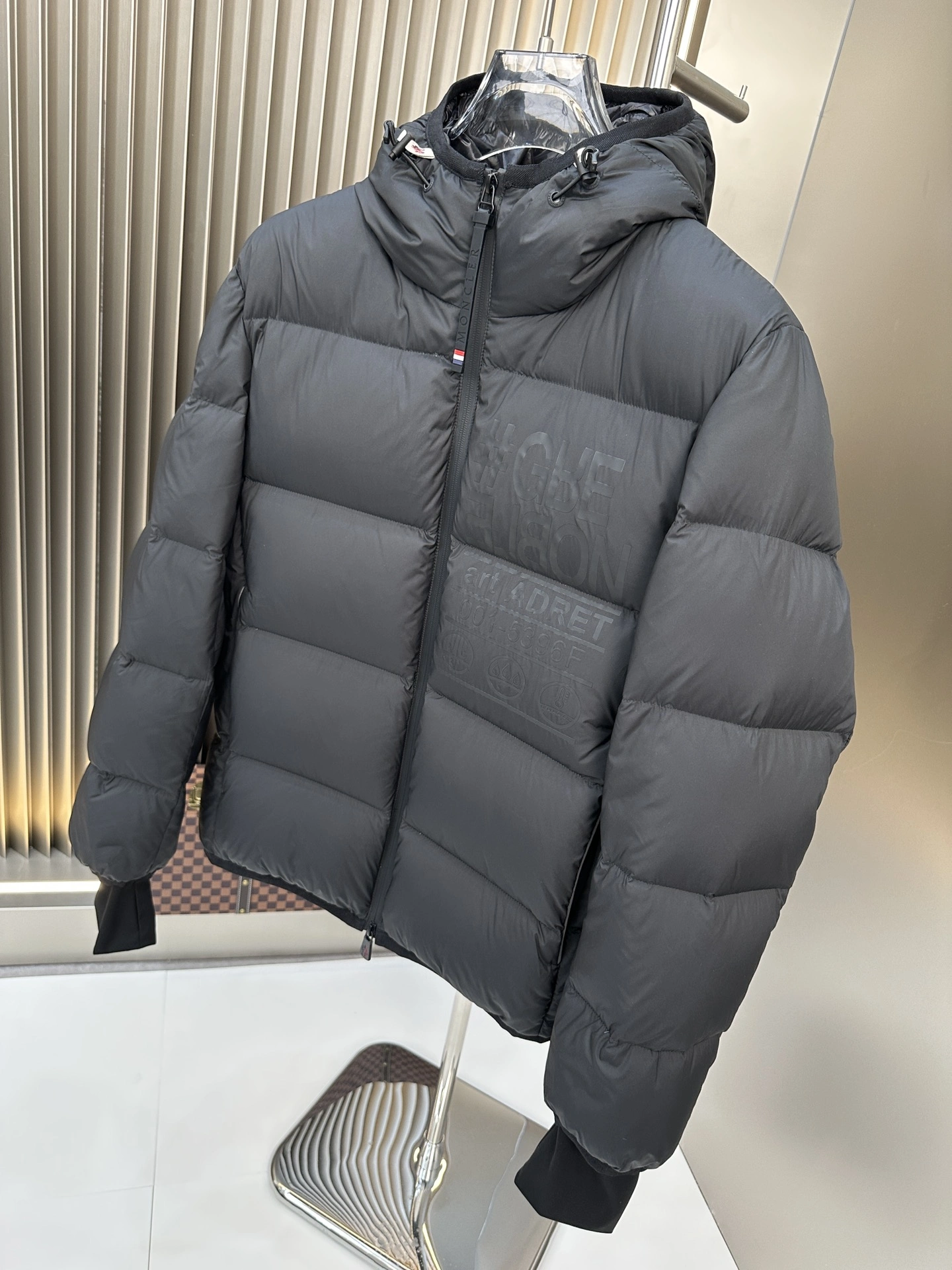 Trendsetting Moncler Down Jackets 146369