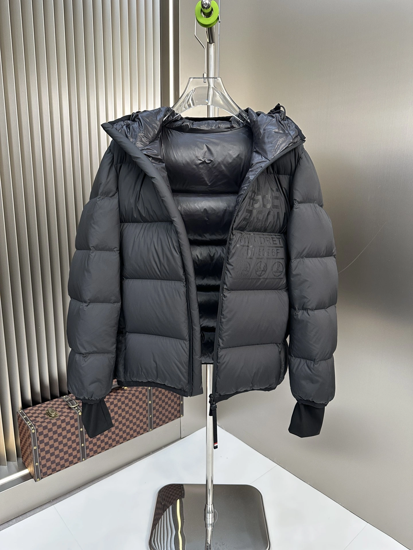 Trendsetting Moncler Down Jackets 146369