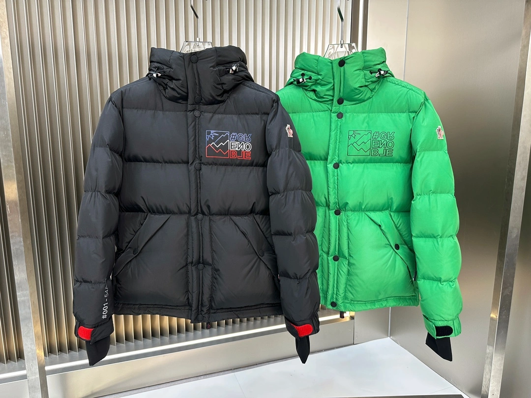 Moncler Down Jackets Snug 146373
