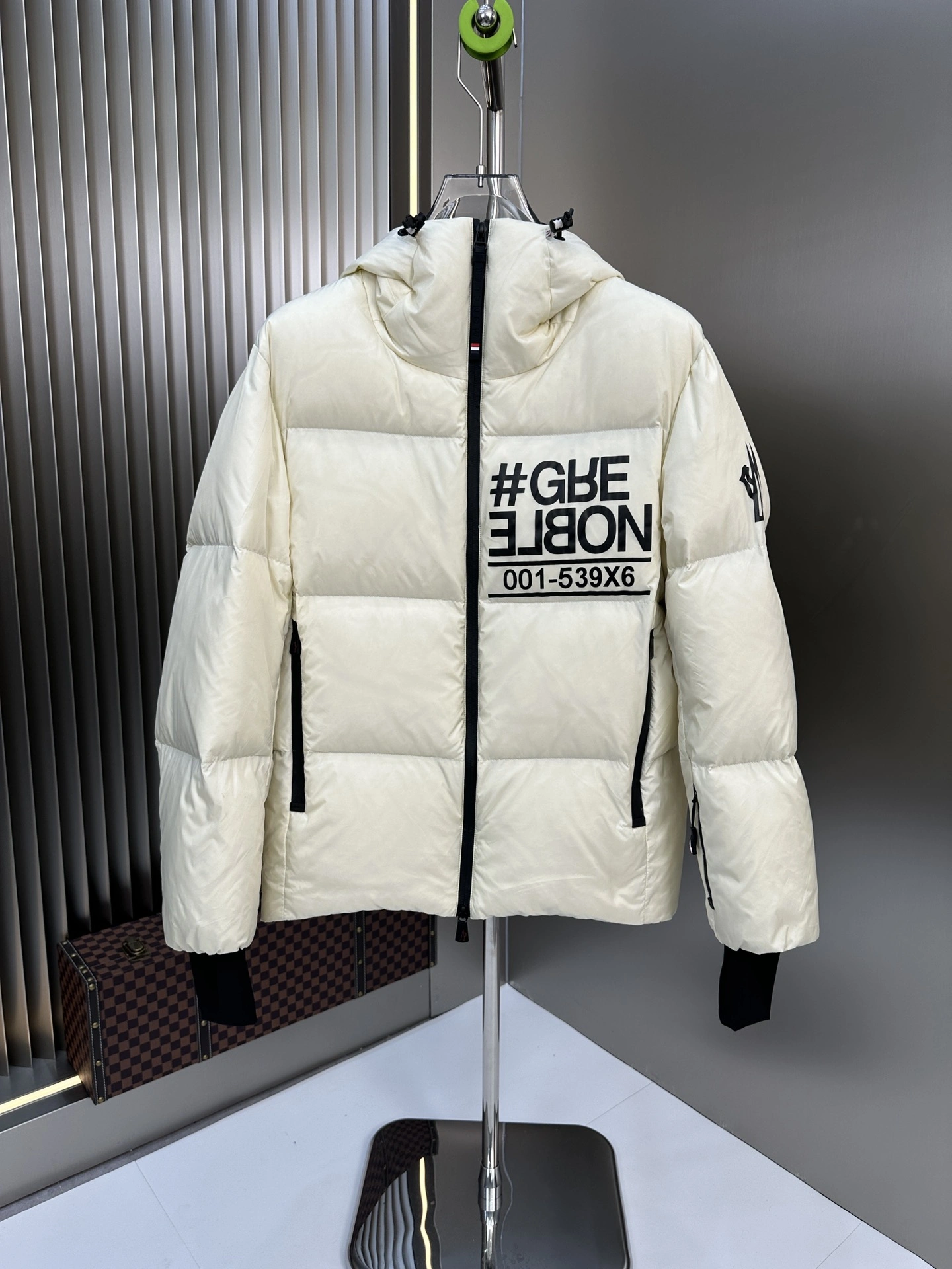 Moncler Down Jackets Timeless 146360