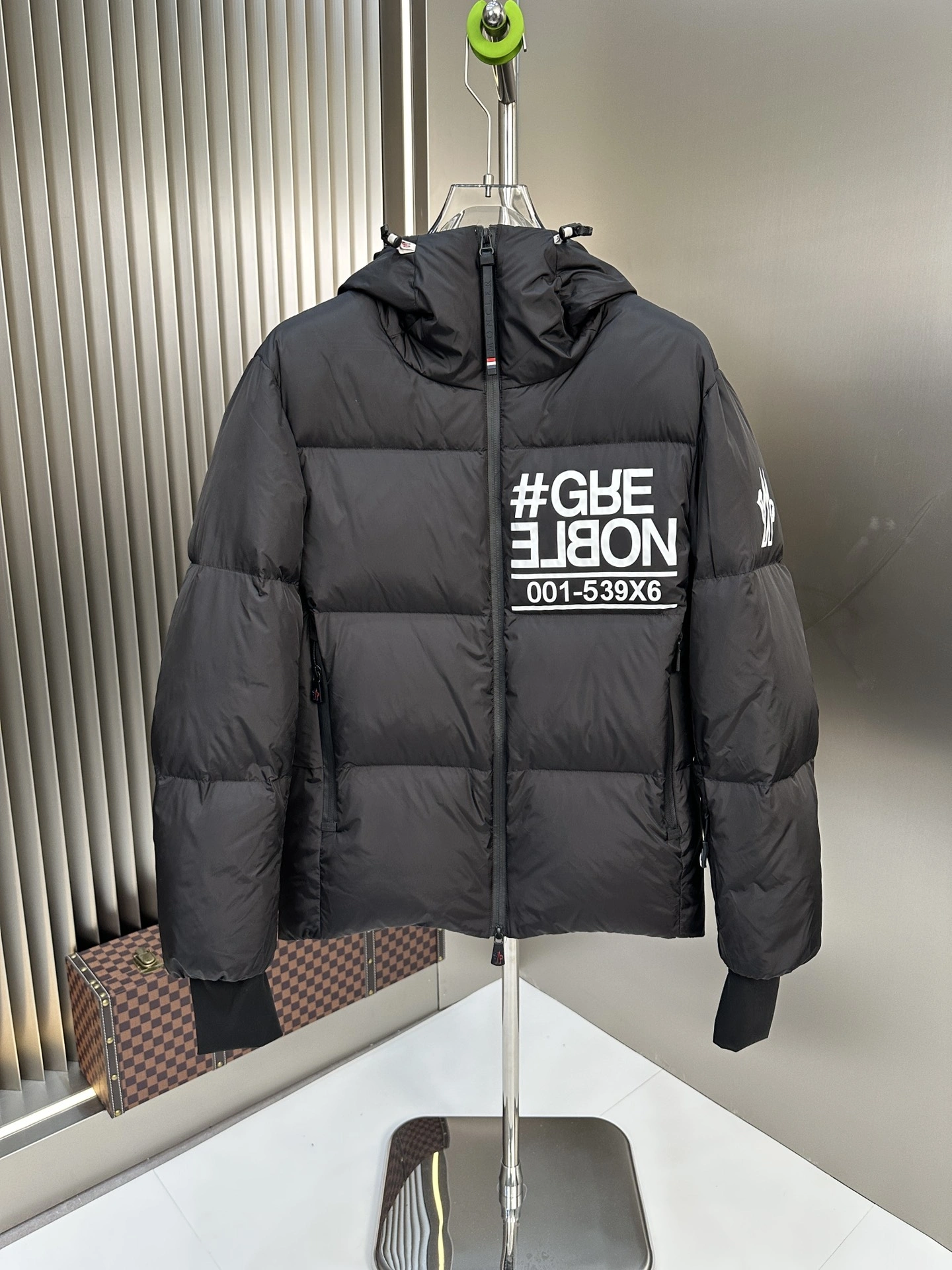 Moncler Down Jackets Timeless 146360