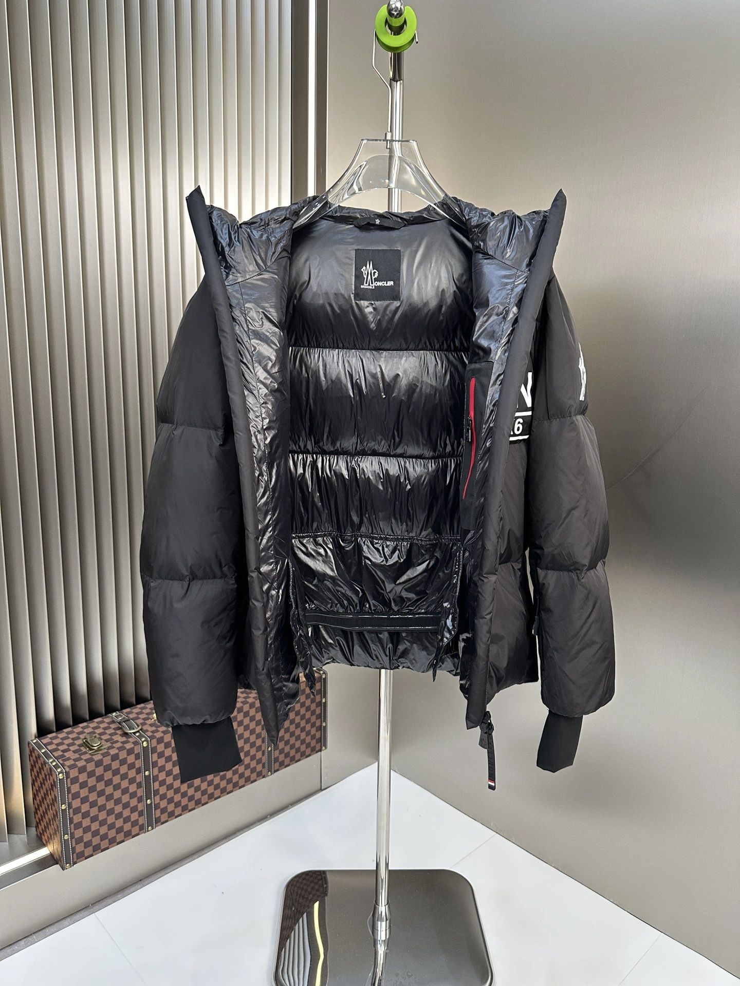 Moncler Down Jackets Timeless 146360