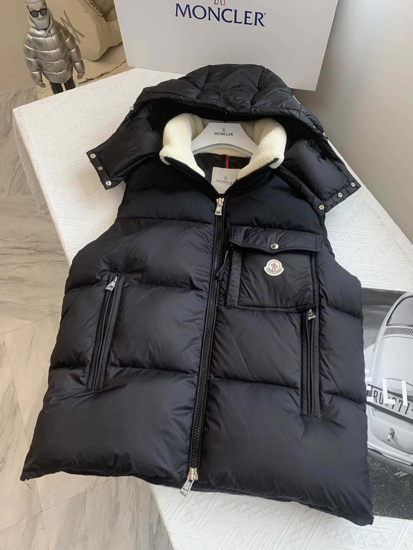 Moncler Down Jackets Packable 146347