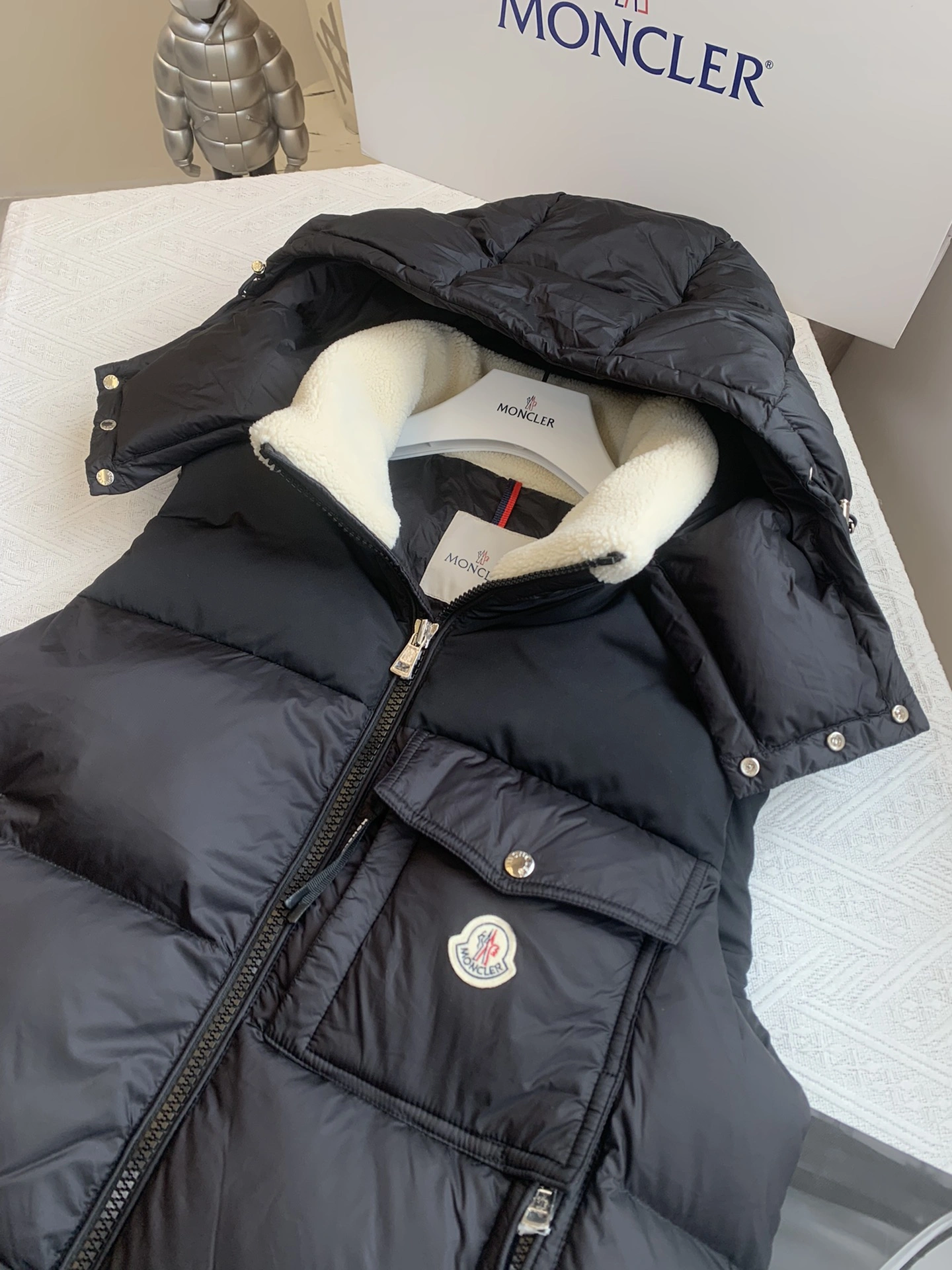 Moncler Down Jackets Packable 146347