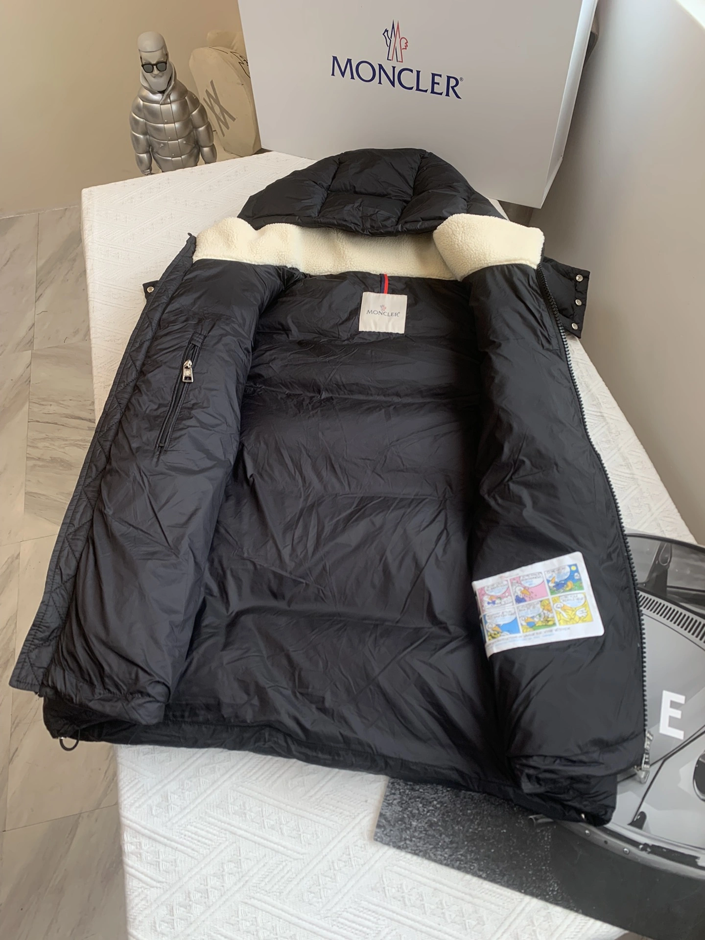 Moncler Down Jackets Packable 146347