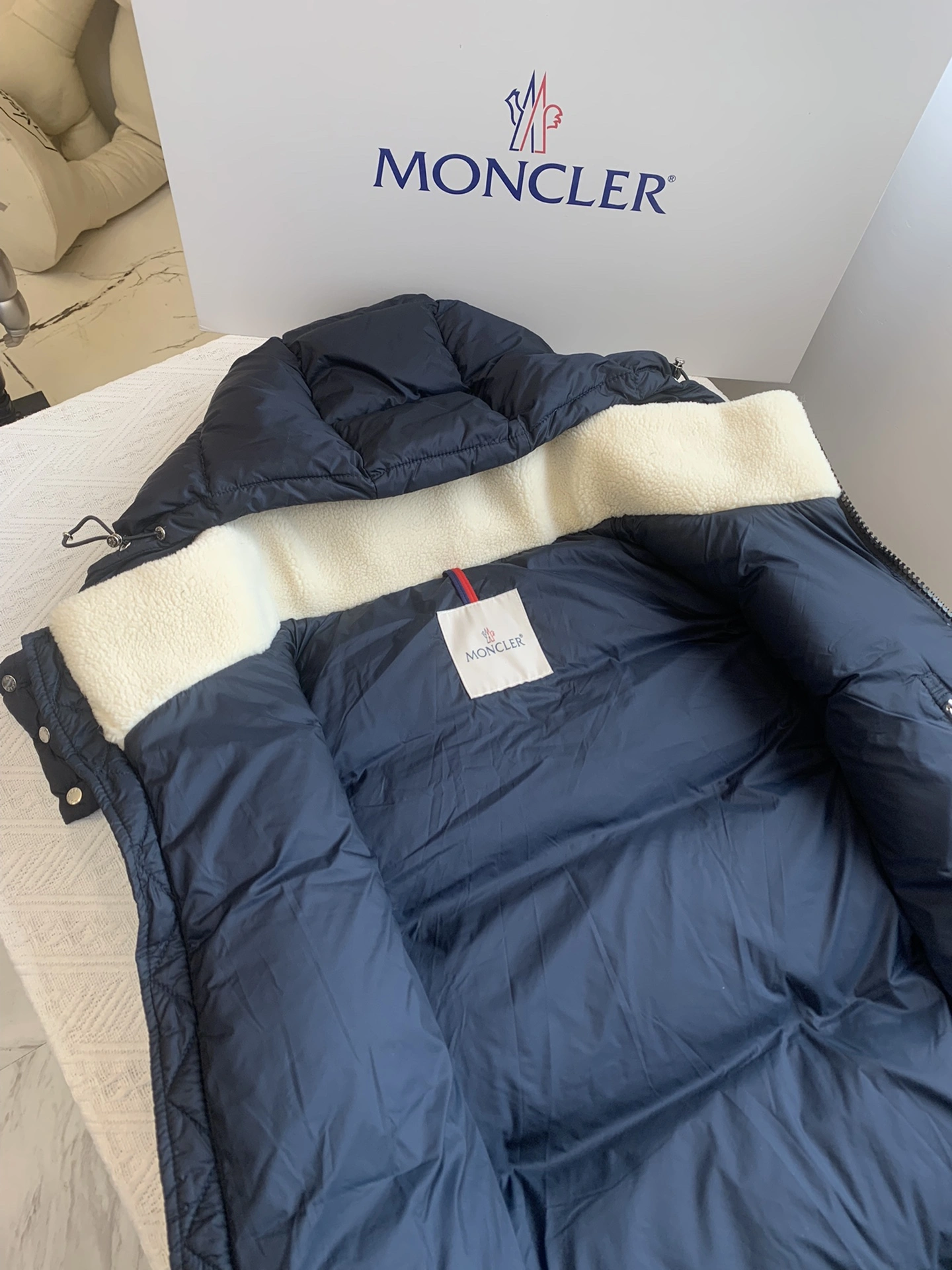 Moncler Down Jackets Elegant 146349