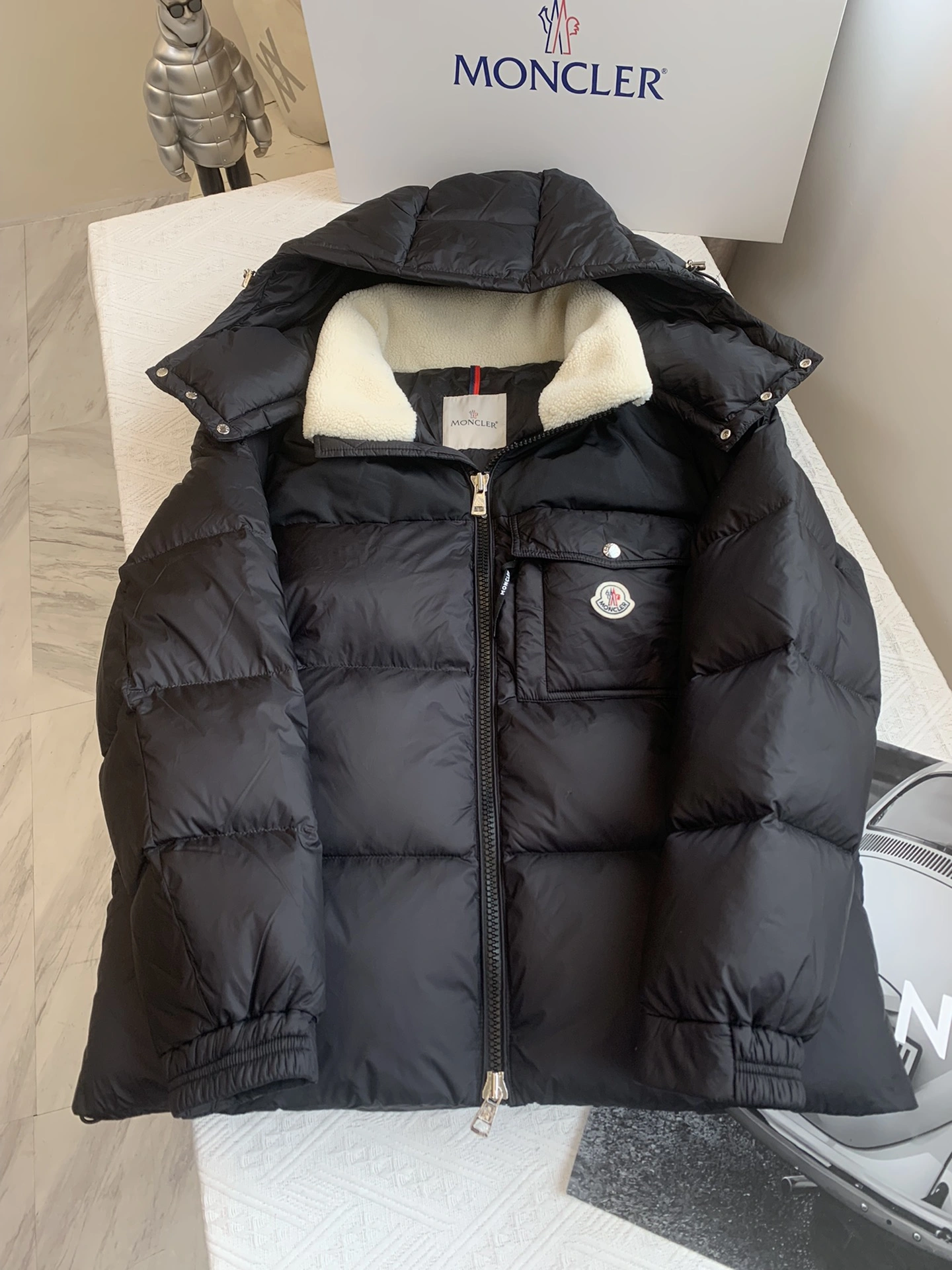Moncler Down Jackets StreetReady 146342