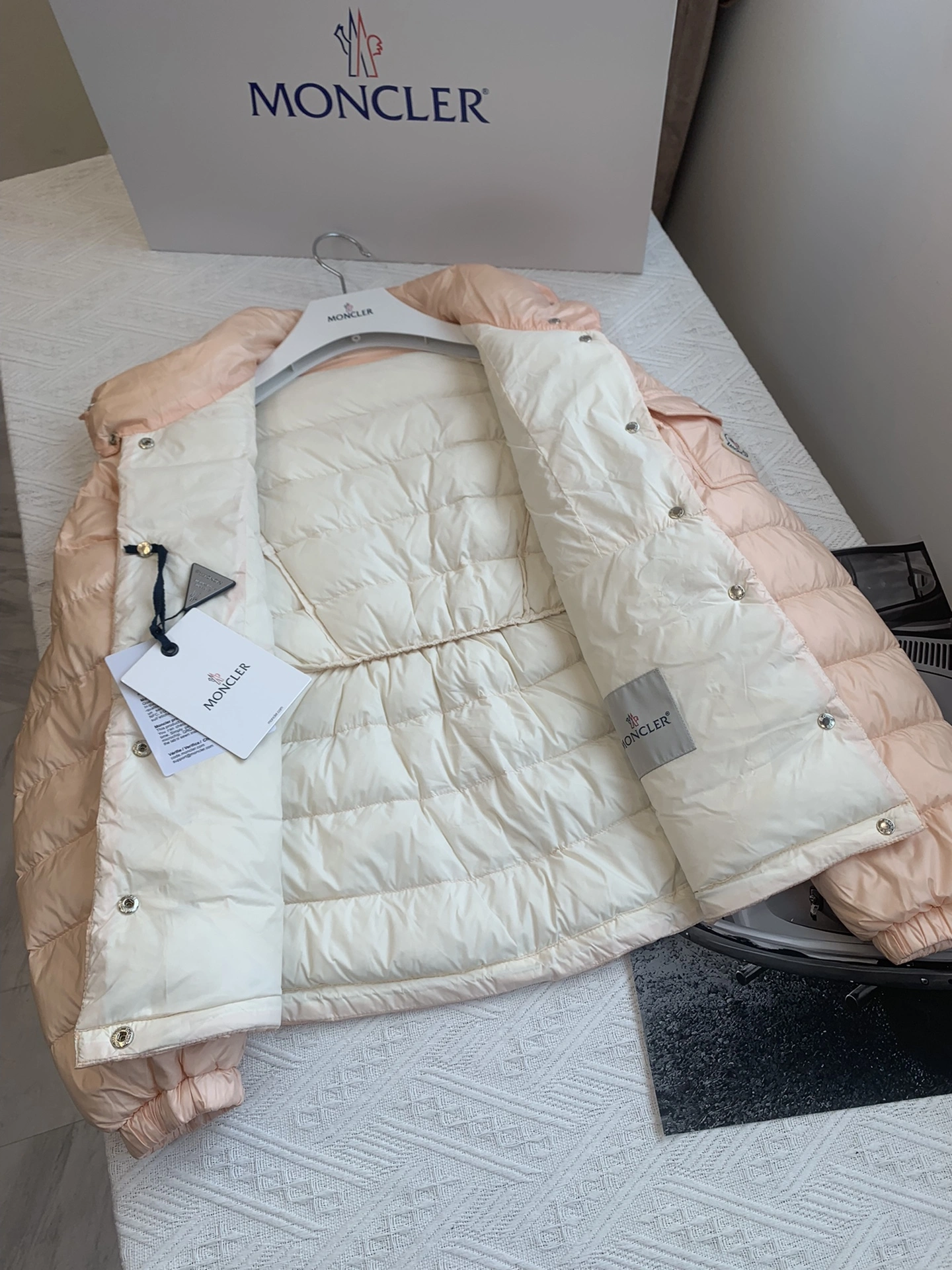 EasyMatch Moncler Down Jackets 146331