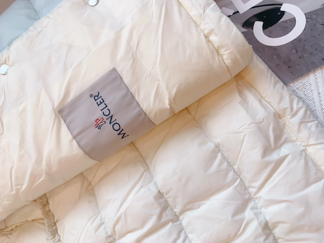 OdorResistant Moncler Down Jackets 146335