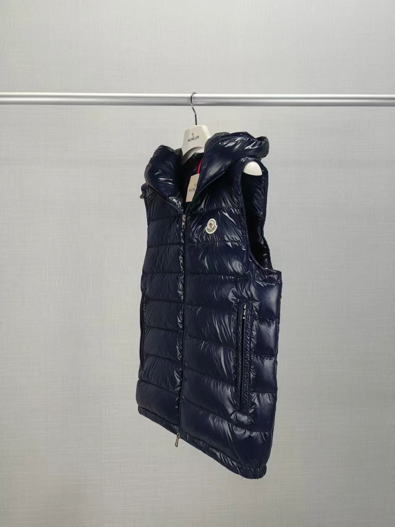 Moncler Down Jackets ComfortFit 146345