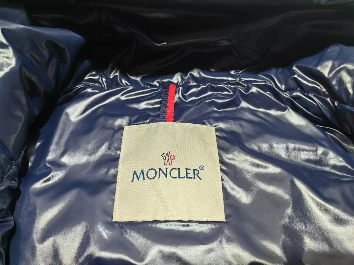 Moncler Down Jackets ComfortFit 146345