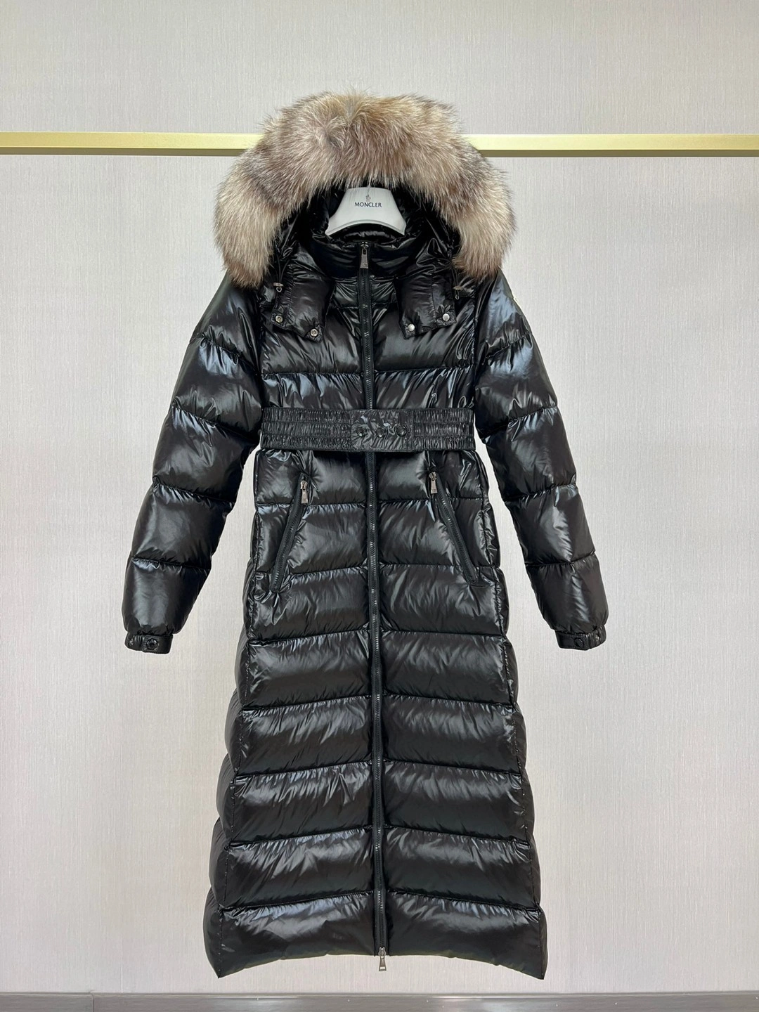 Snug Moncler Down Jackets 146346