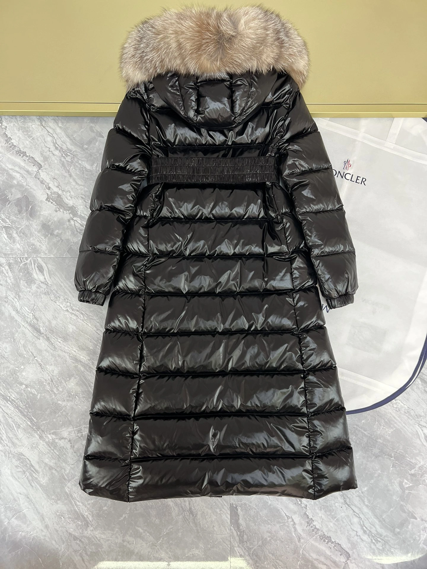 Snug Moncler Down Jackets 146346