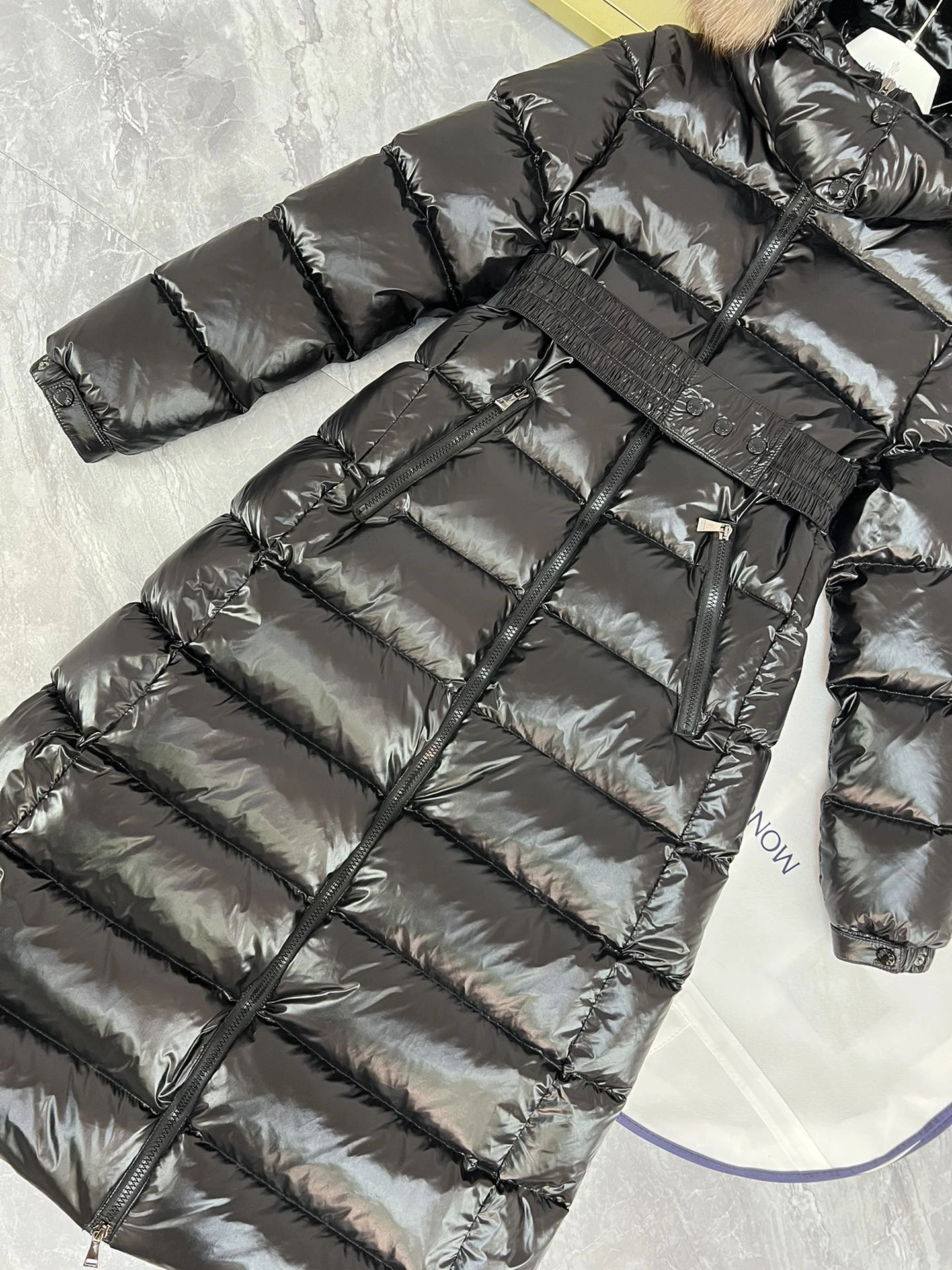 Snug Moncler Down Jackets 146346