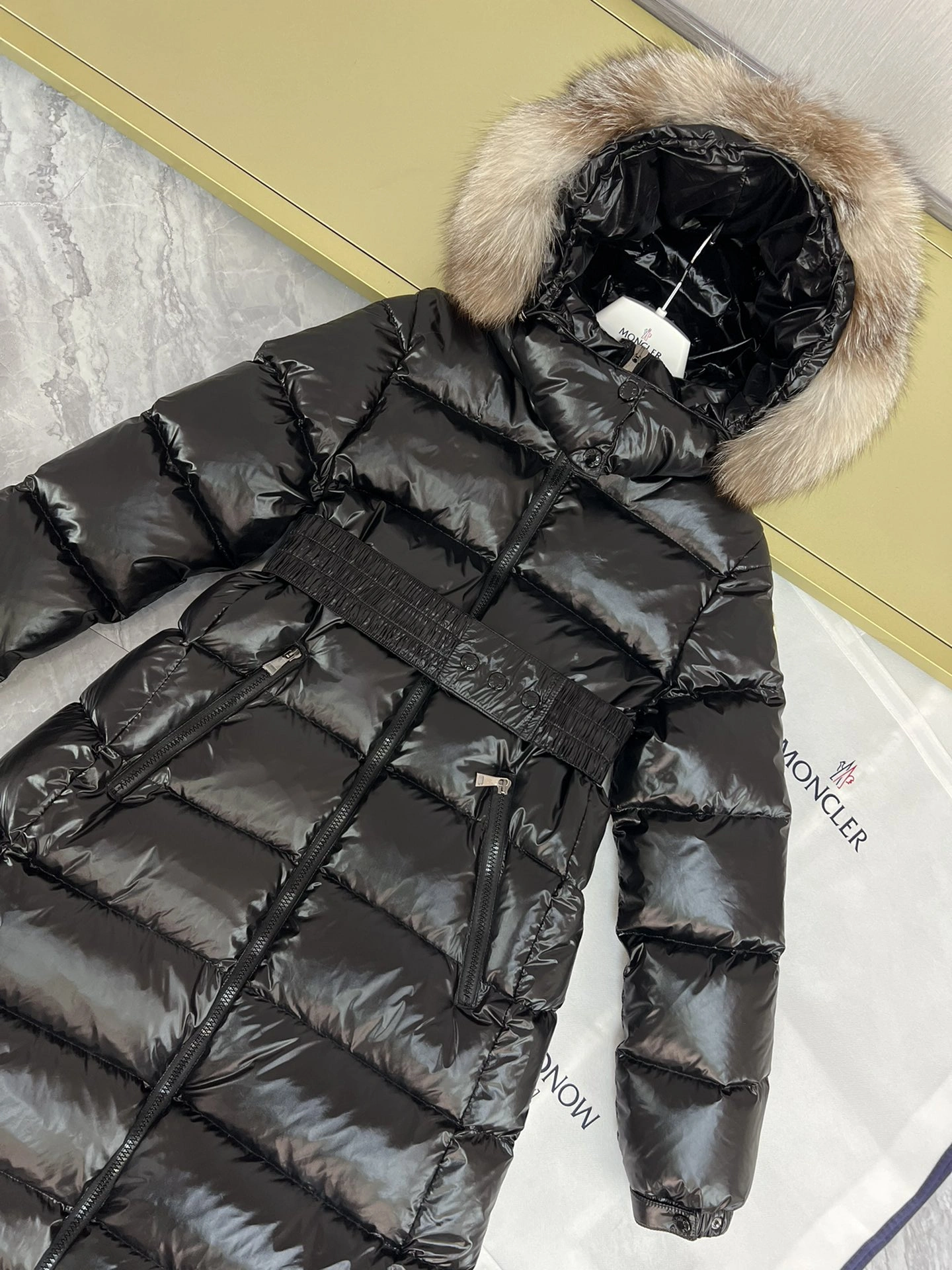 Snug Moncler Down Jackets 146346