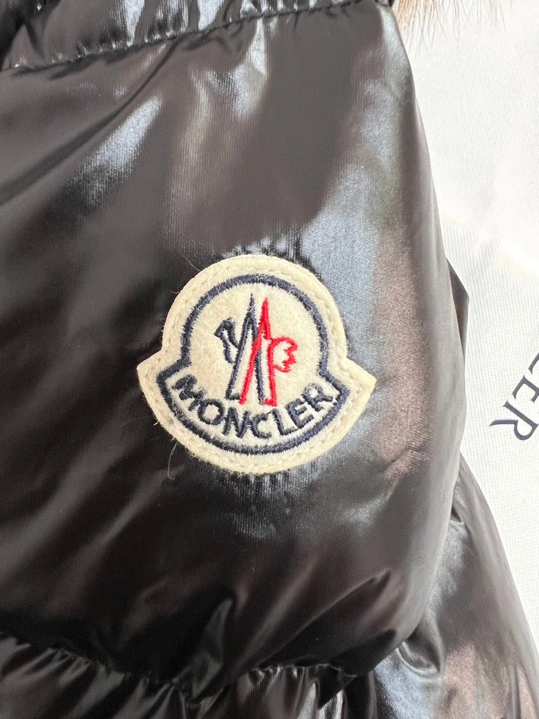 Snug Moncler Down Jackets 146346