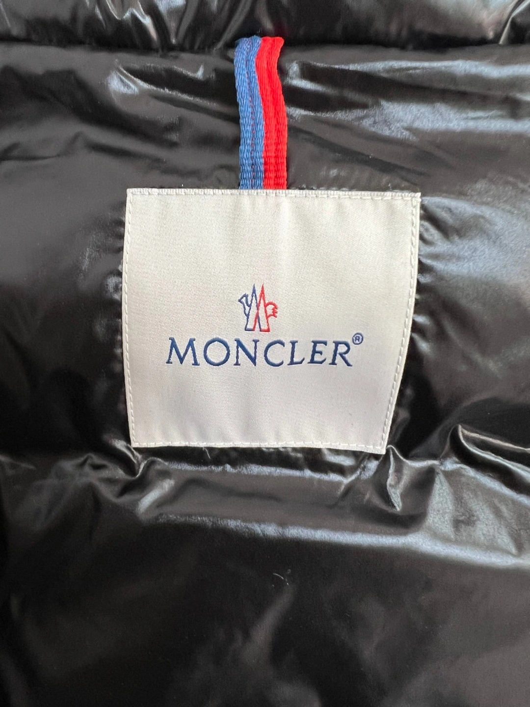 Snug Moncler Down Jackets 146346