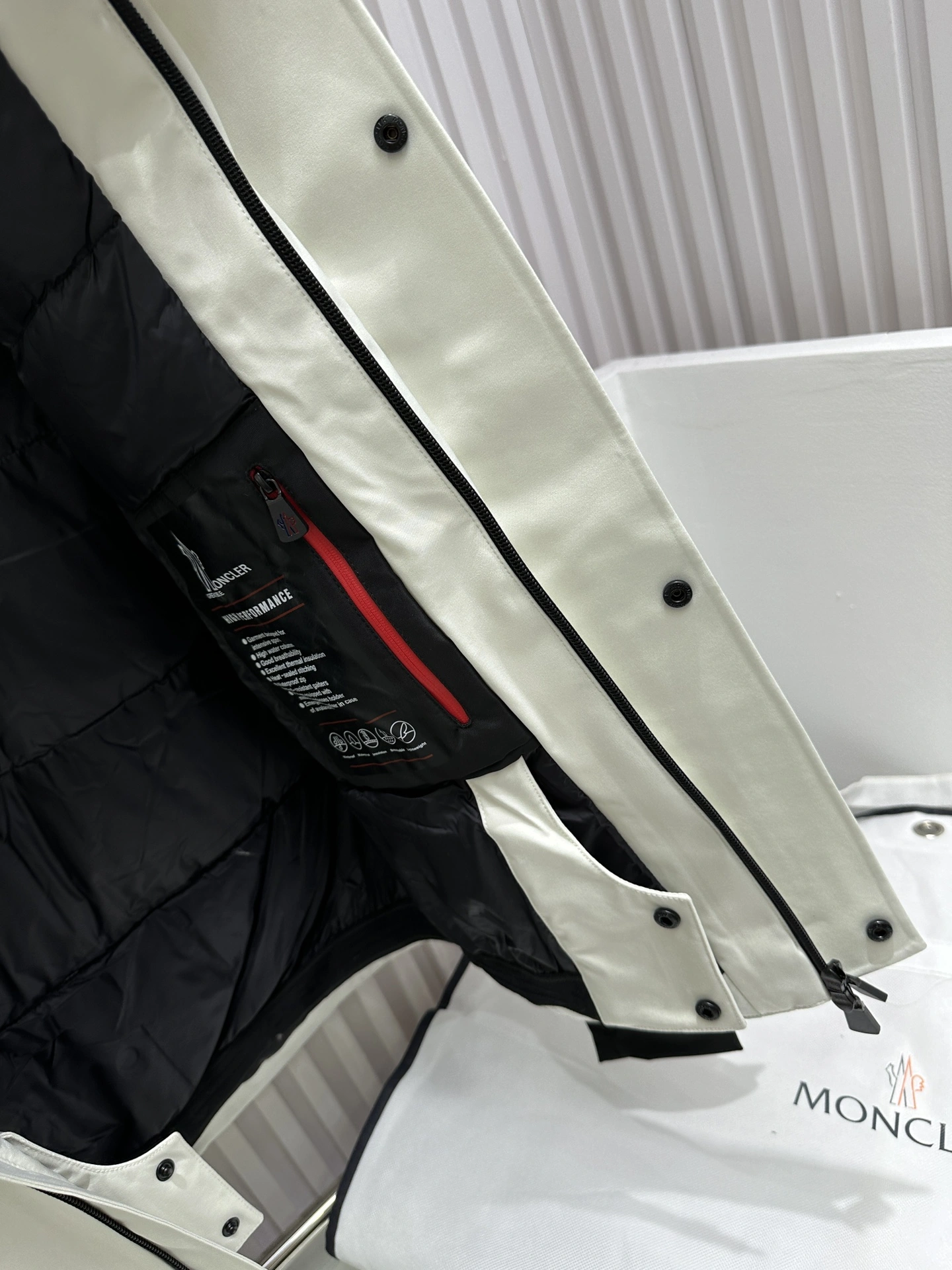 Moncler Down Jackets HighPerformance 146338
