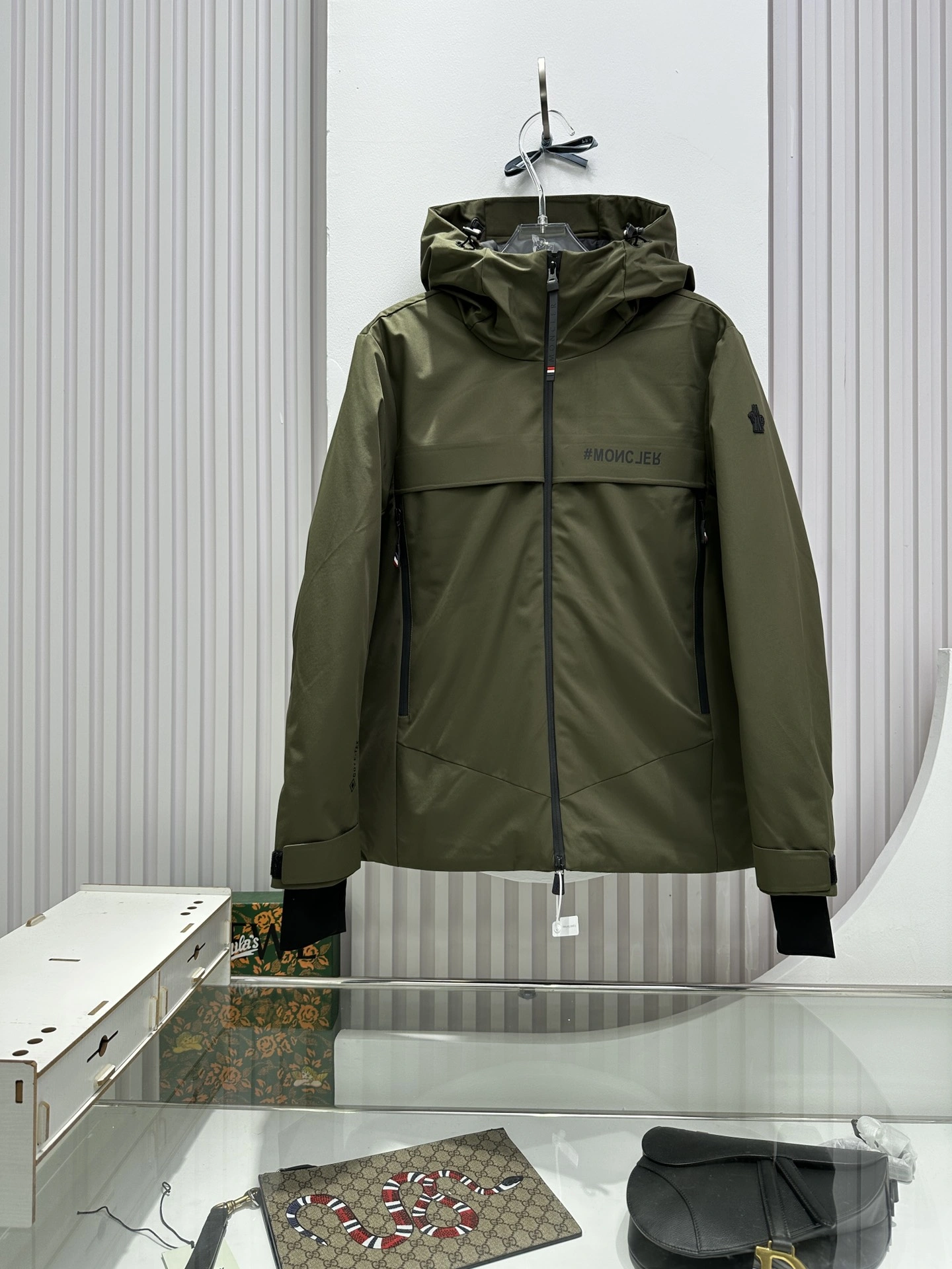 Moncler Down Jackets Colorful 146339