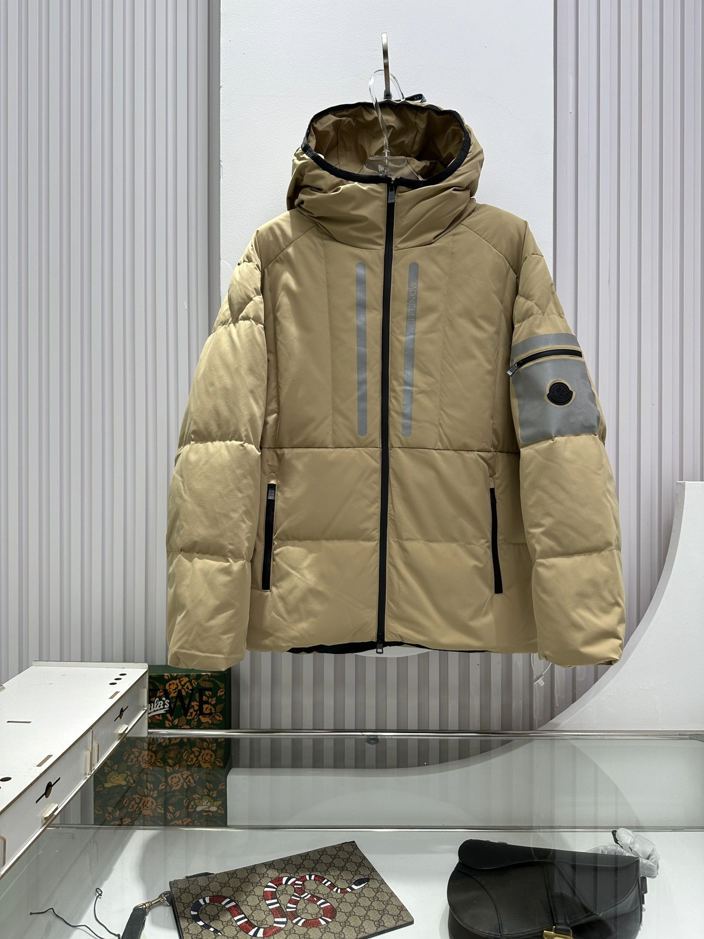 Moncler Down Jackets Refined 146320