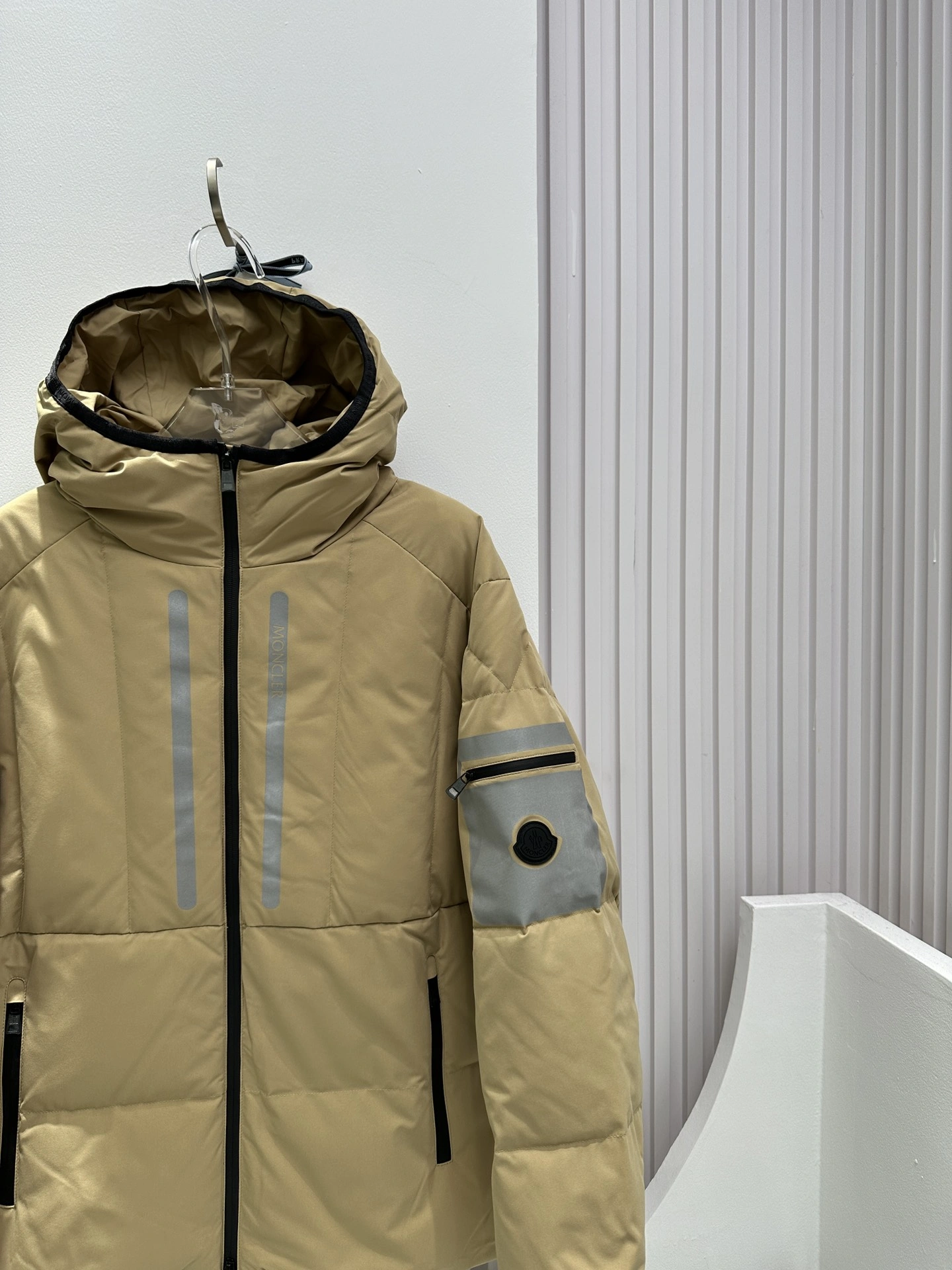 Moncler Down Jackets Refined 146320