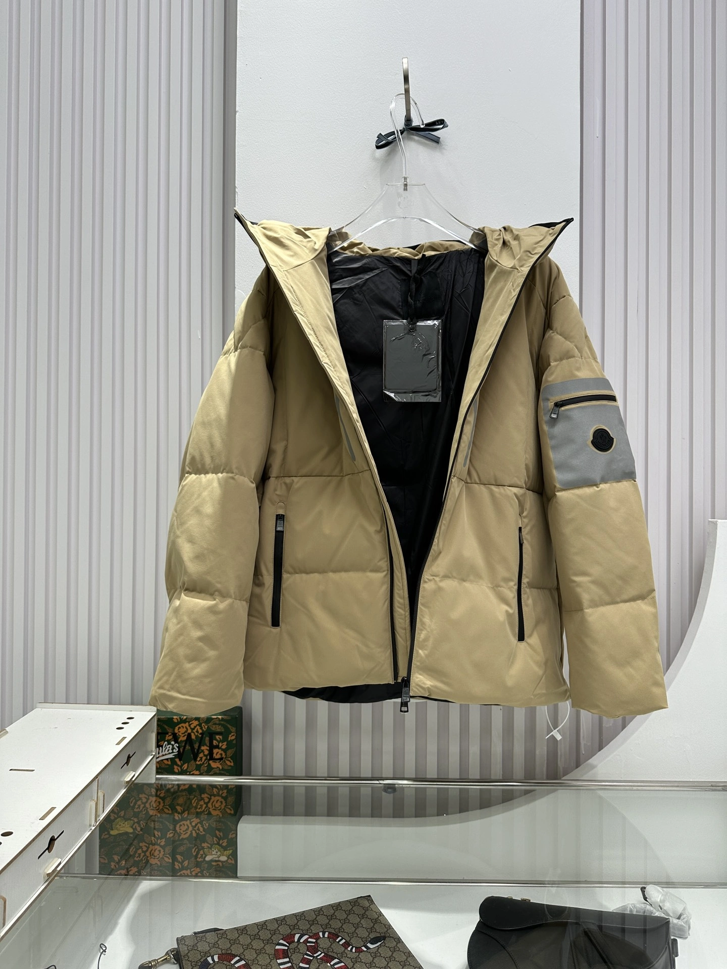 Moncler Down Jackets Refined 146320