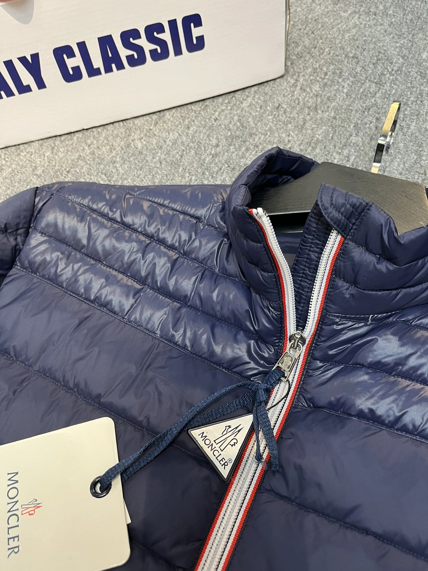 Neat Moncler Down Jackets 146333