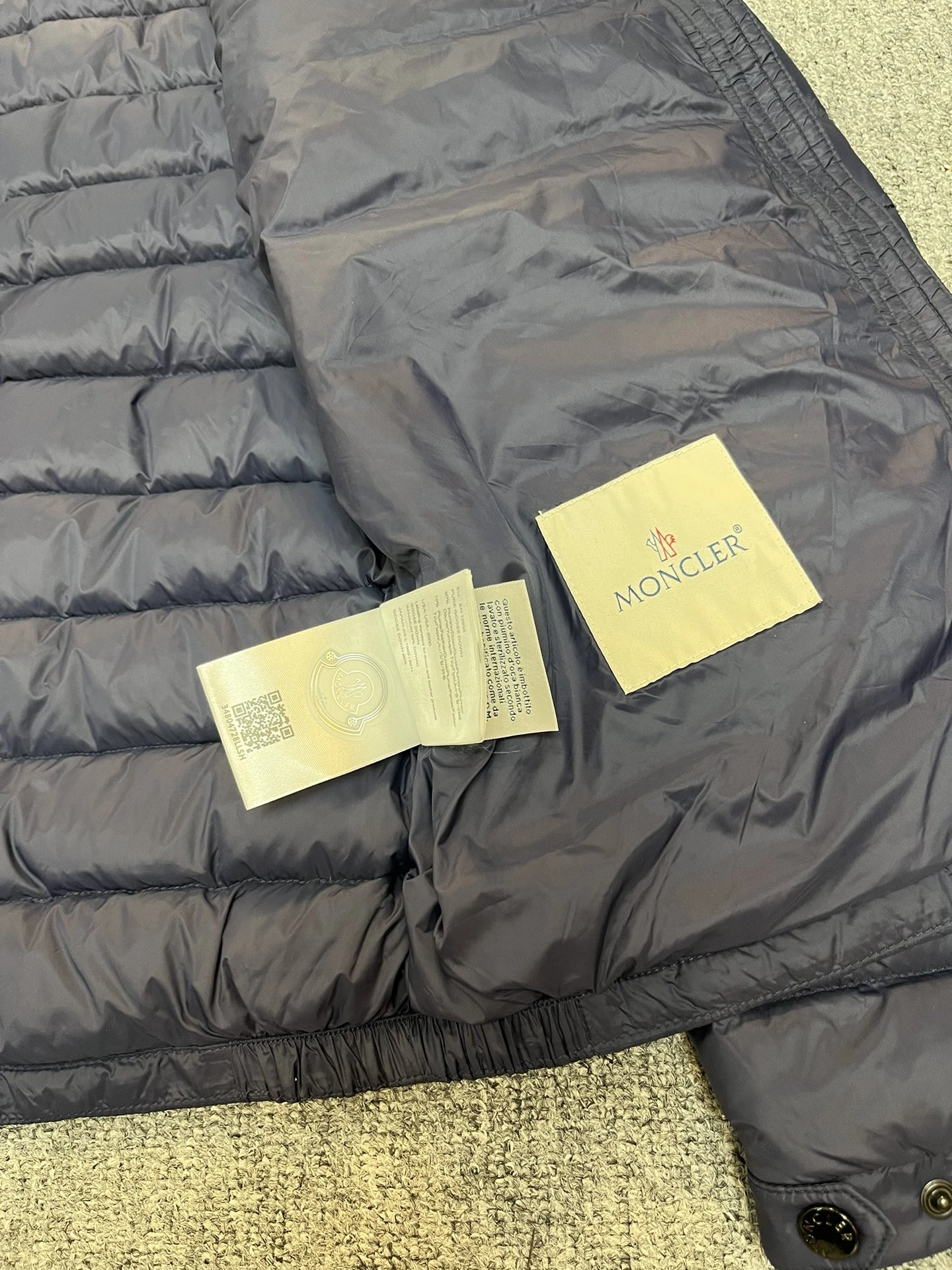 Neat Moncler Down Jackets 146333